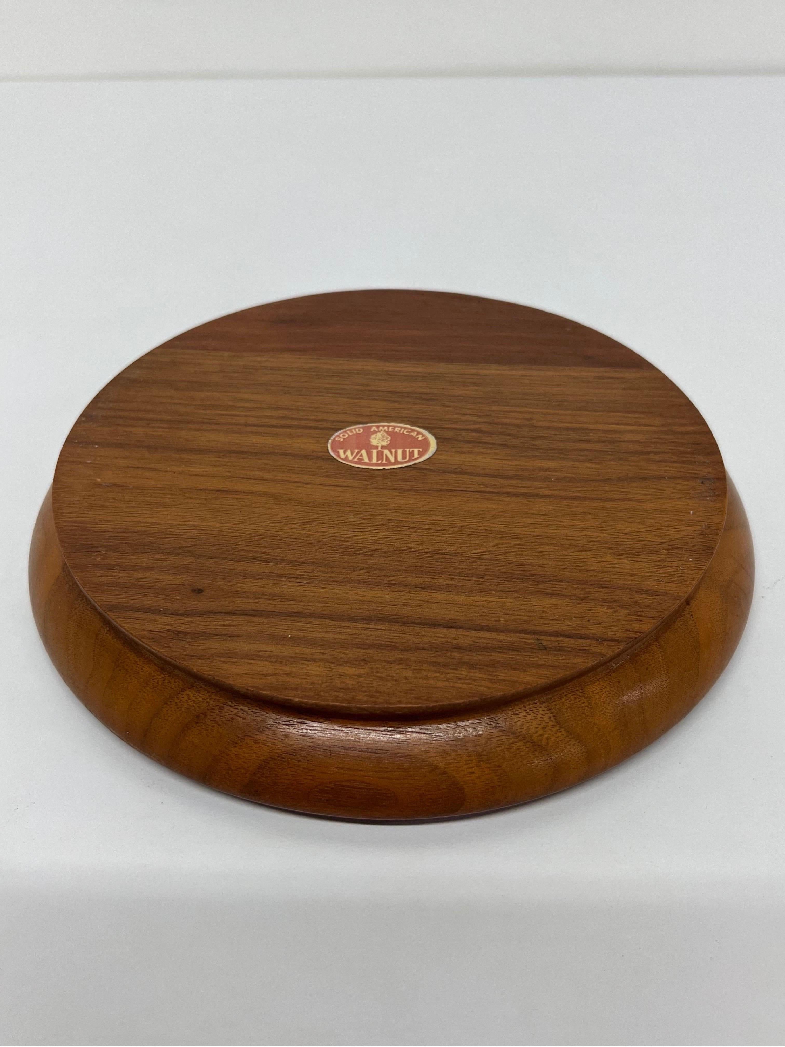 Mid-Century Solid American Walnut Bowl or Catchall, 1950s For Sale 7