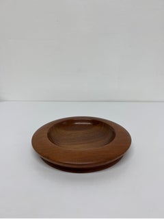 Cuenco o Catchall de nogal americano macizo de mediados de siglo, años 50