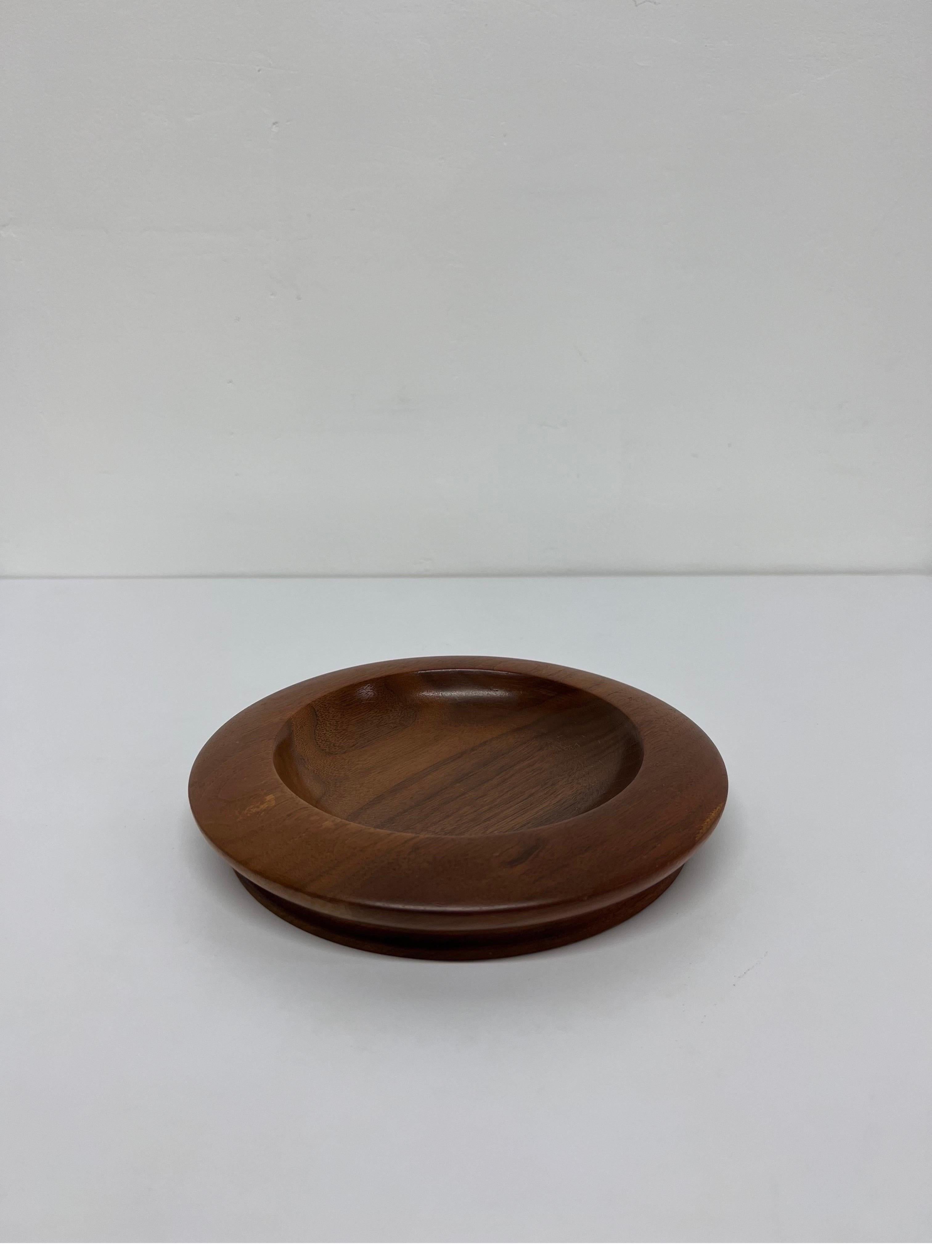 20th Century Mid-Century Solid American Walnut Bowl or Catchall, 1950s For Sale