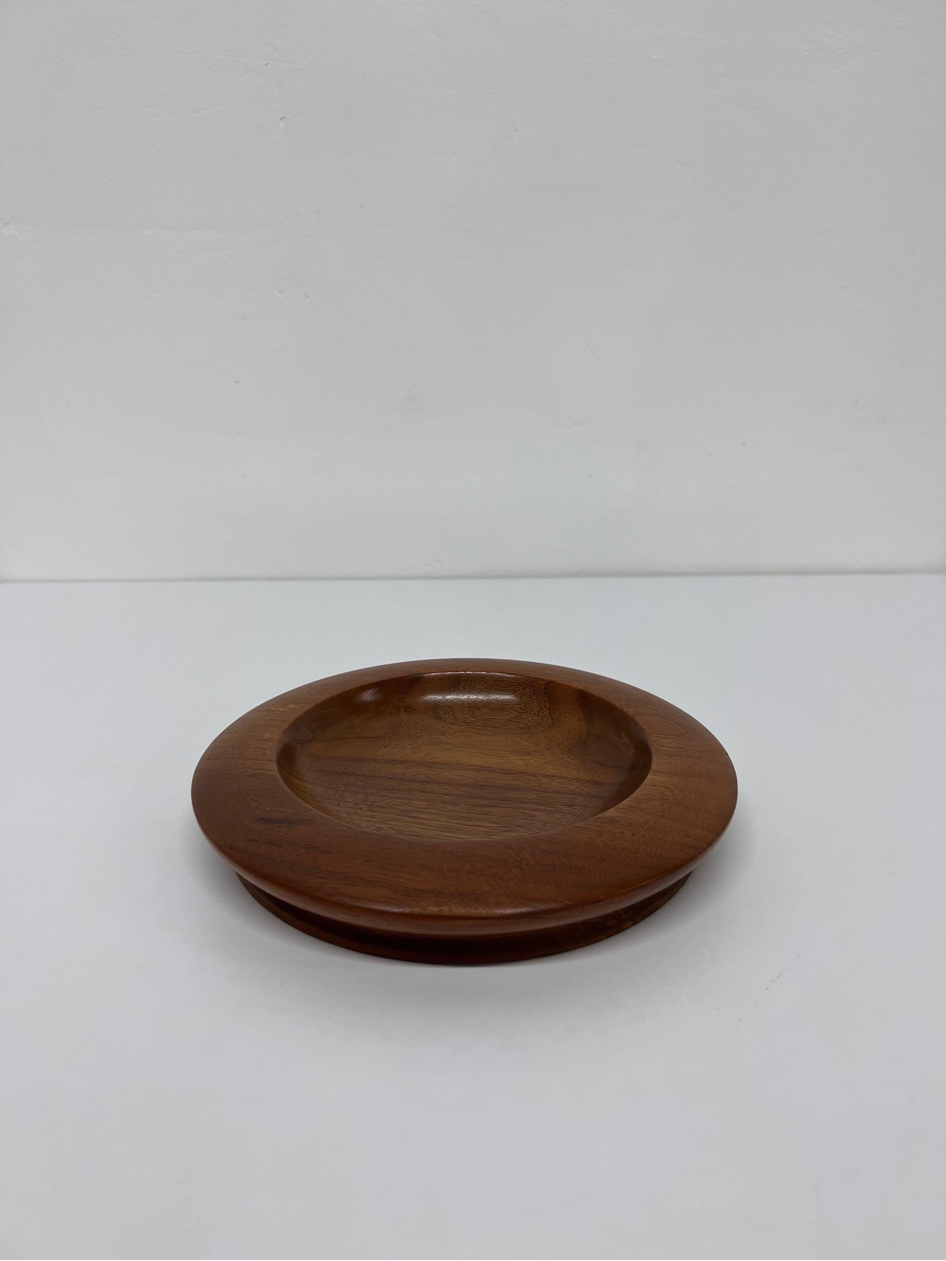 Mid-Century Solid American Walnut Bowl or Catchall, 1950s For Sale 1