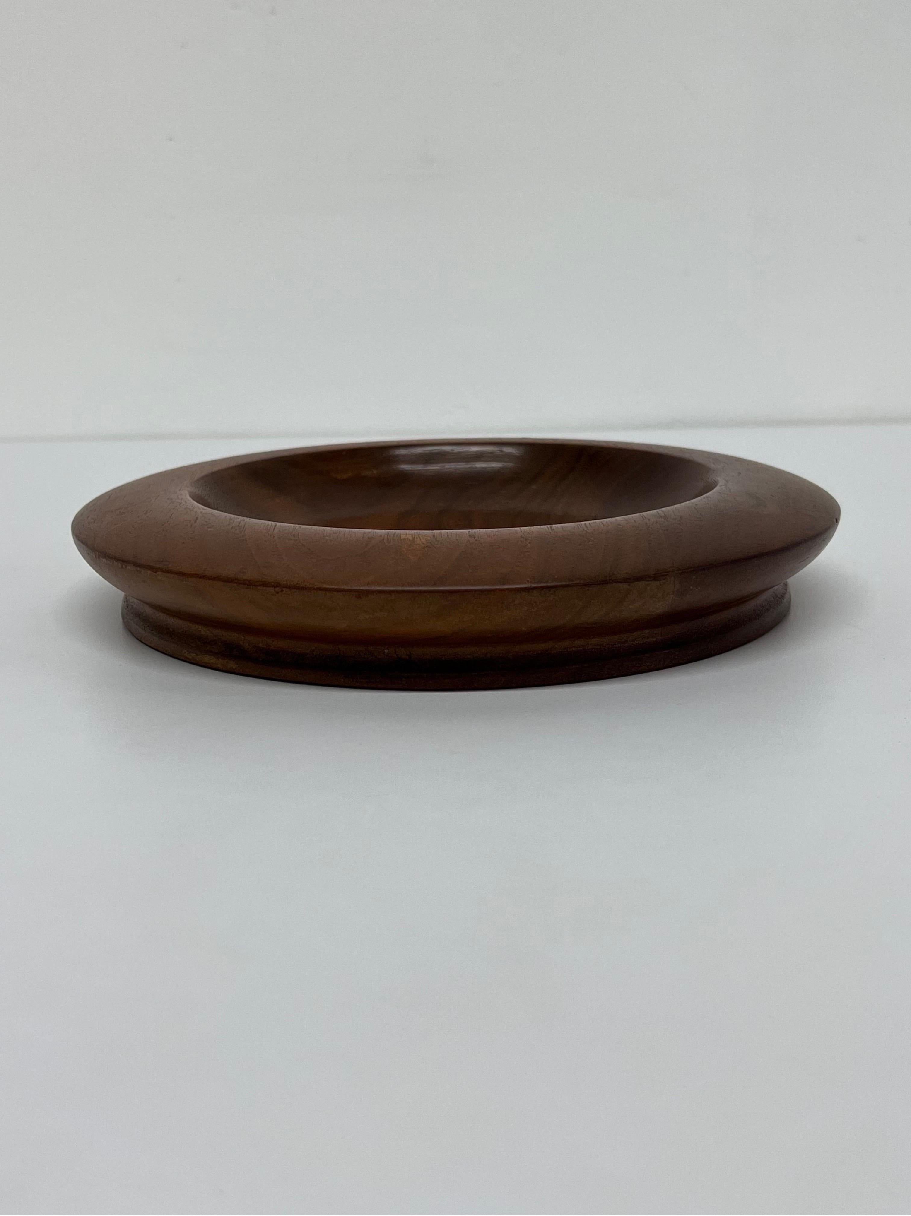 Mid-Century Solid American Walnut Bowl or Catchall, 1950s For Sale 4