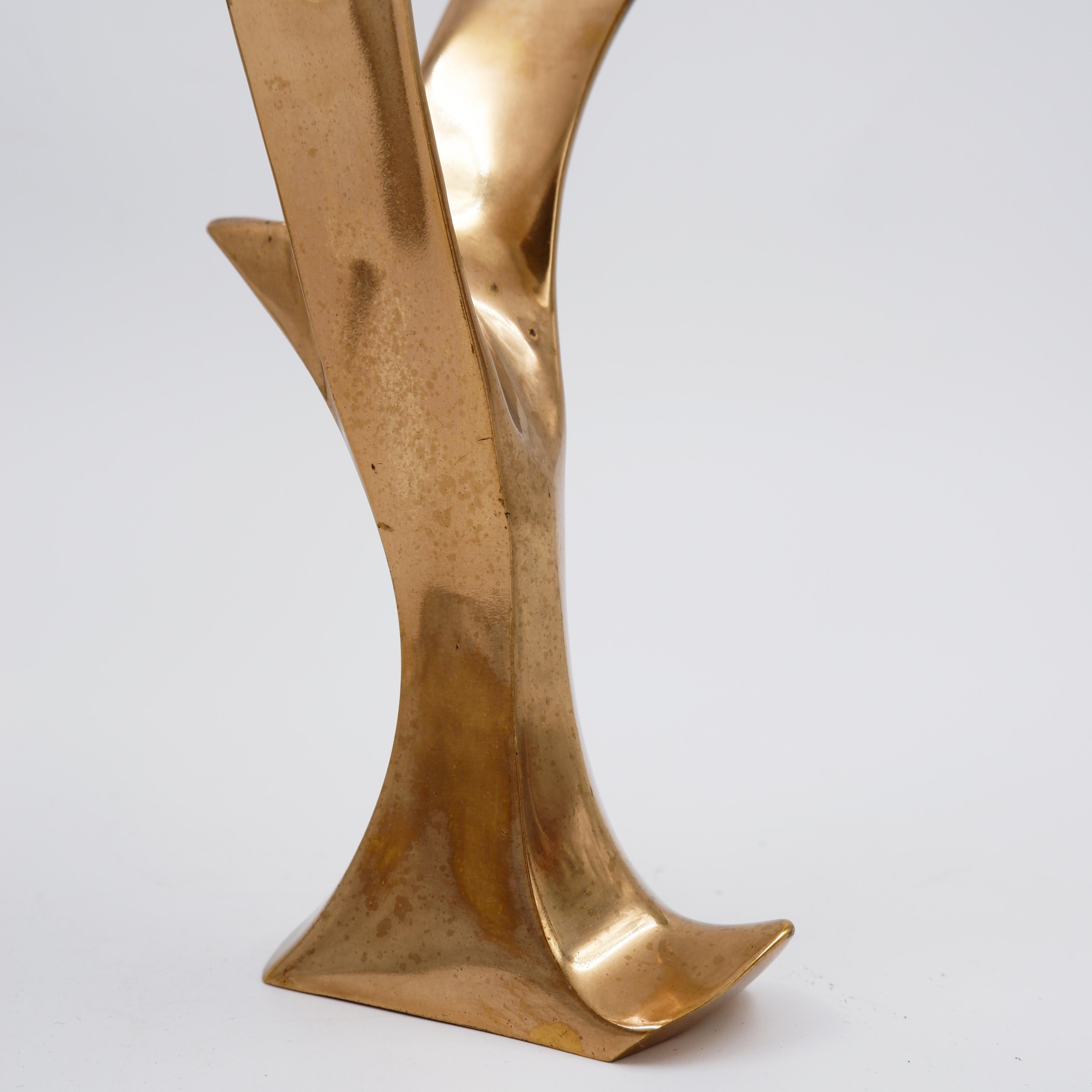 Statuetta di uccello volante in ottone massiccio della metà del secolo scorso in vendita 7