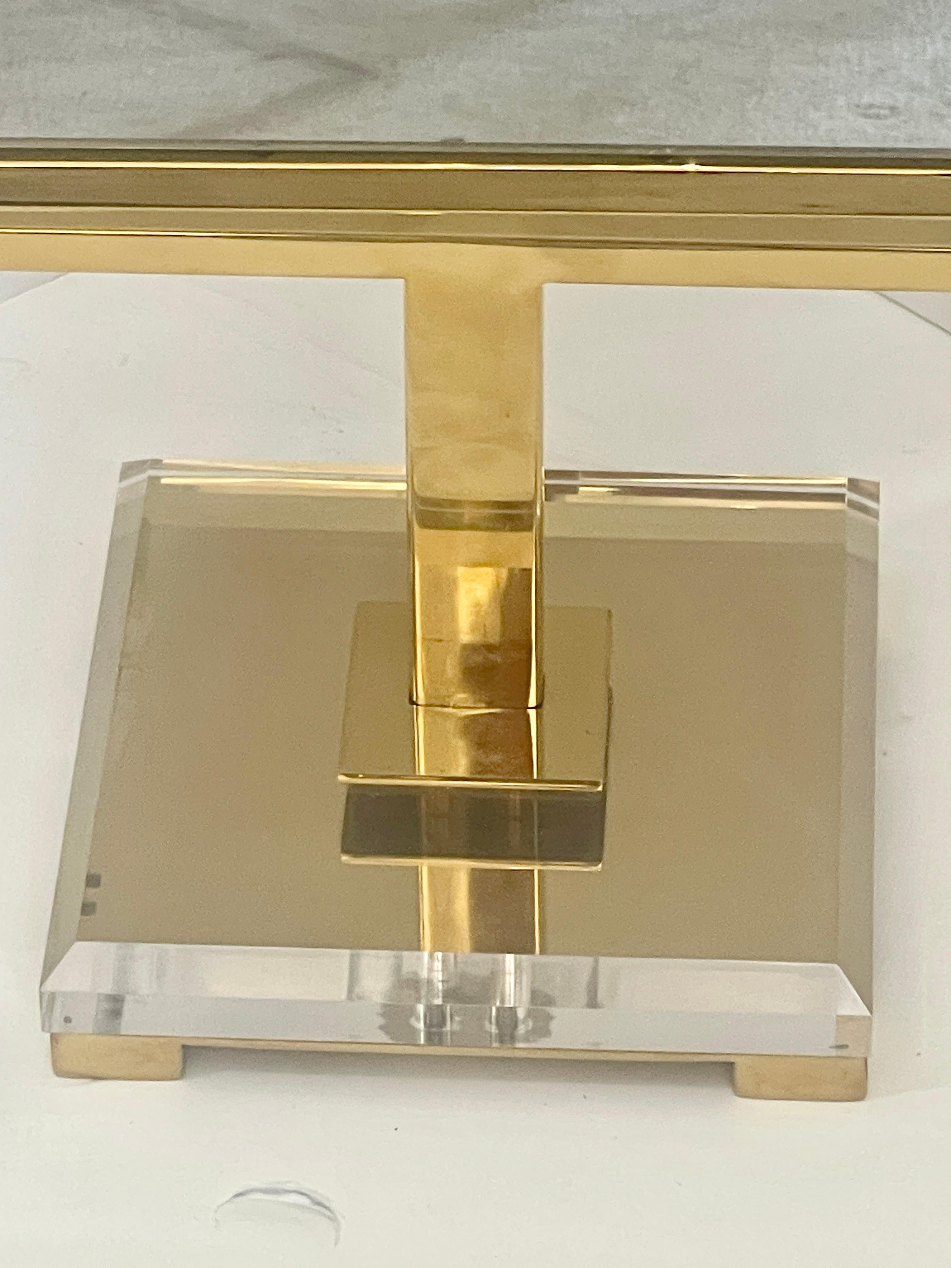 Specchio da tavolo per vanità in ottone massiccio e lucite, Italia, anni '70 in vendita 1