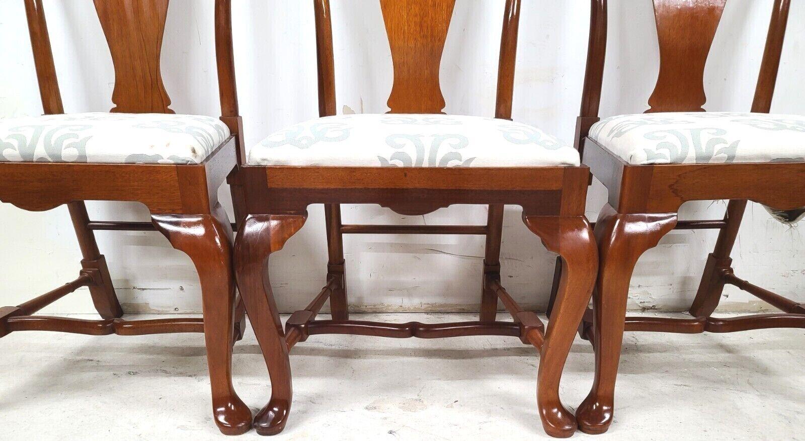 Mid Century Solid Cherry Queen Anne Dining Chairs, Set of 6 In Good Condition For Sale In Lake Worth, FL