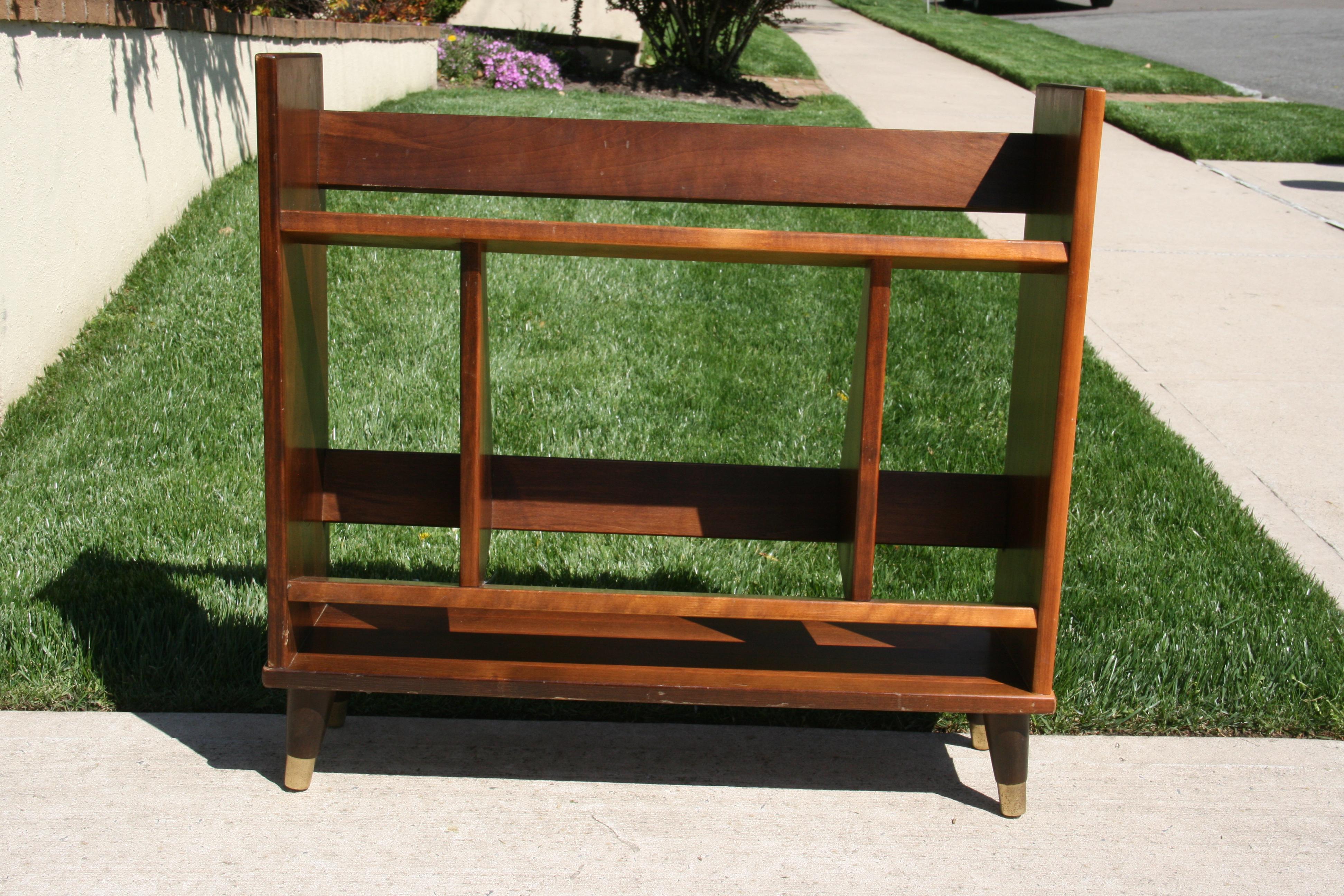 Mid Century Solid Maple Bookcase/Rack For Sale 5