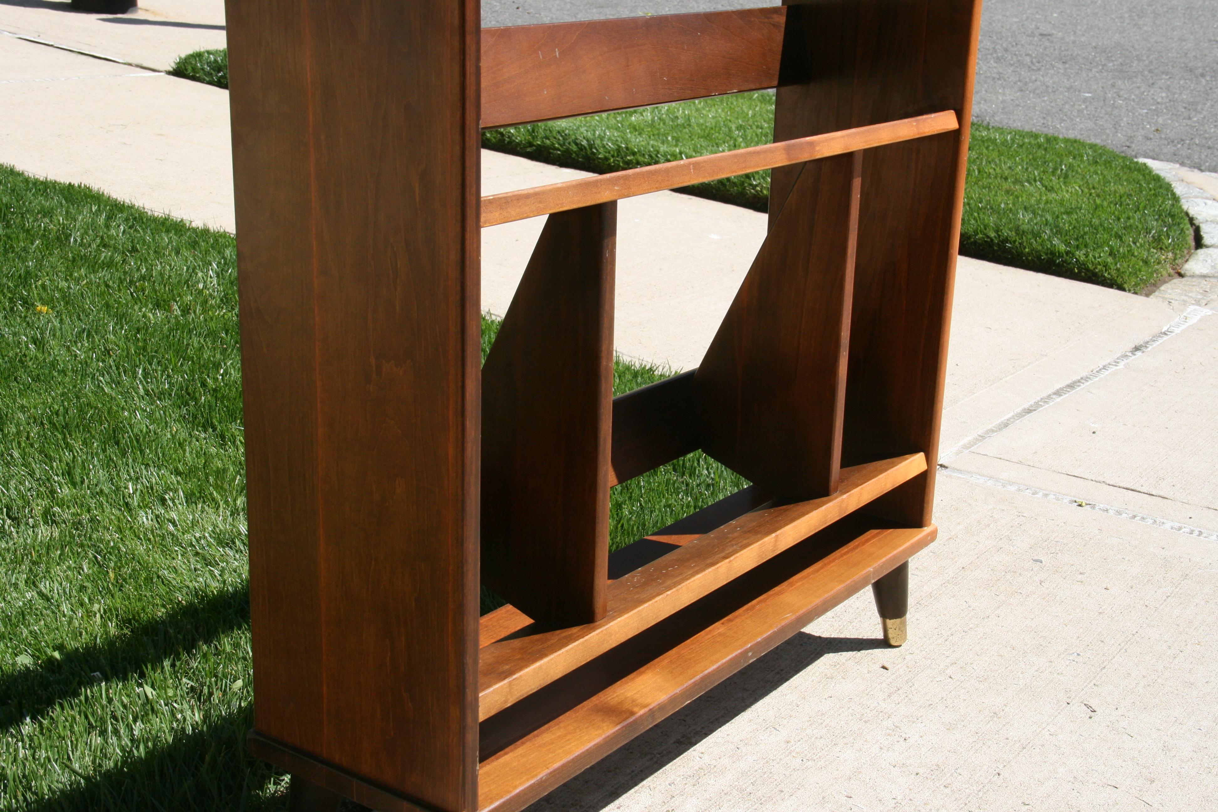 Mid Century Solid Maple Bookcase/Rack For Sale 2