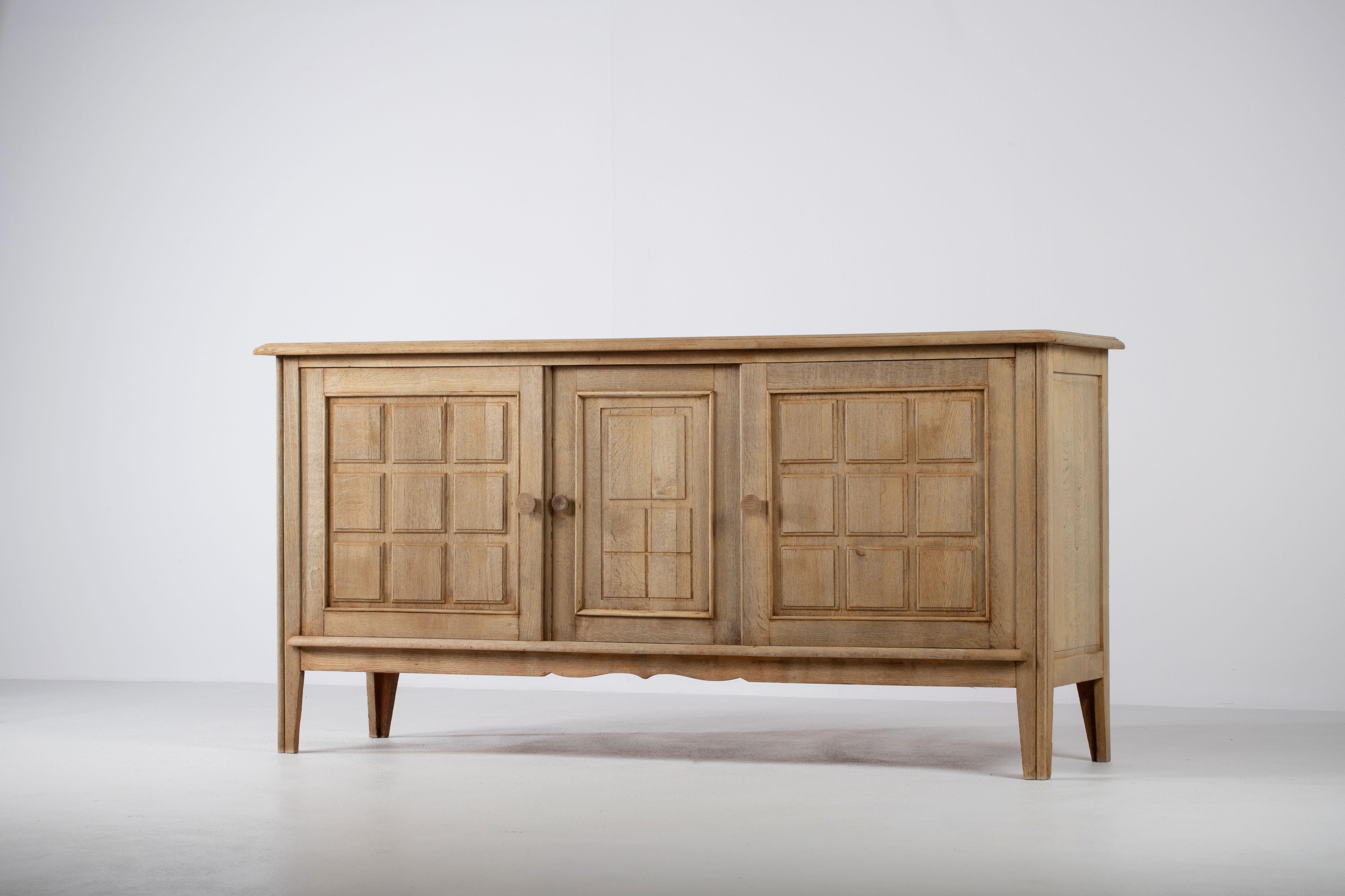 Mid-Century Solid Natural Oak Credenza, France, 1940s For Sale 1