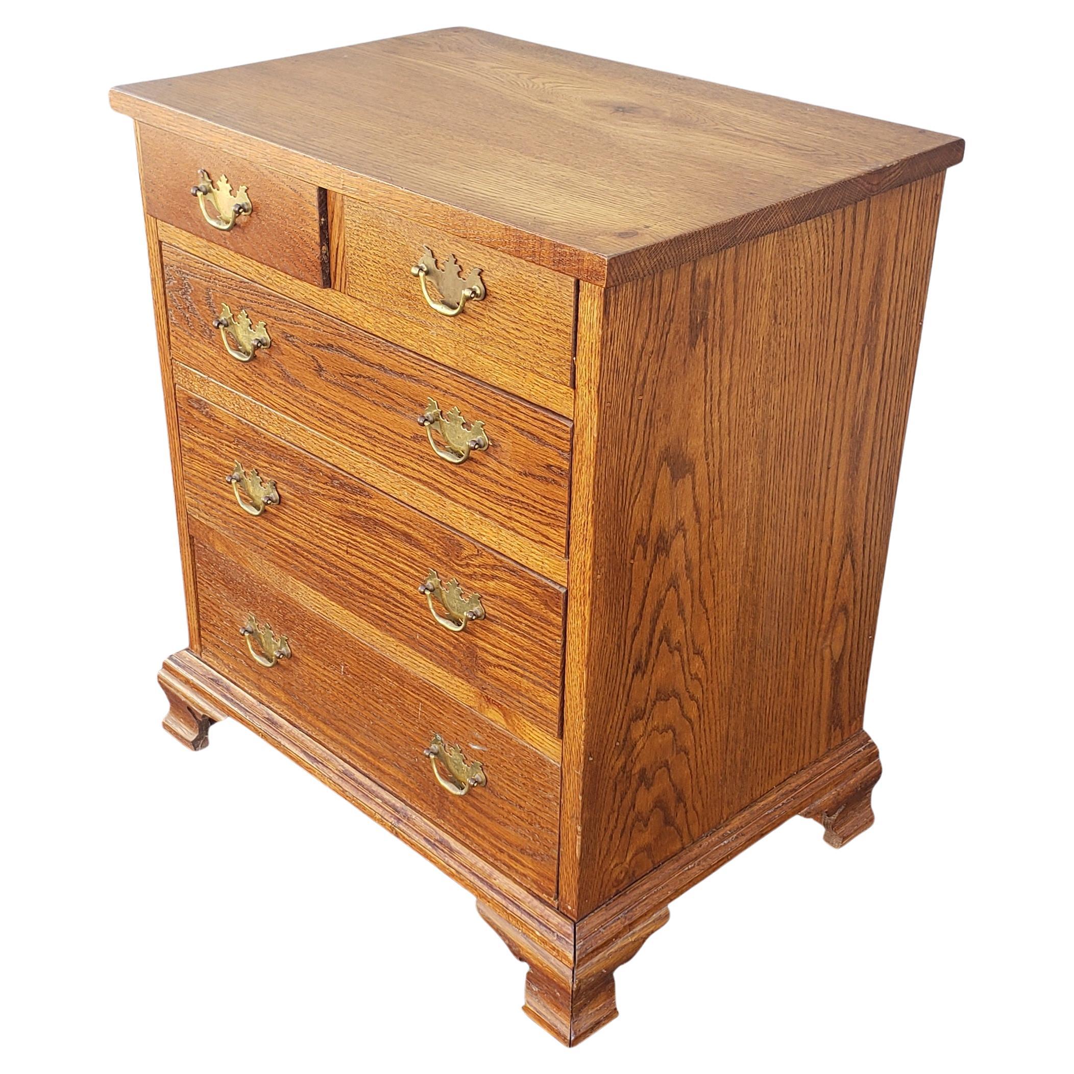 Chippendale Mid-Century Solid Oak 5-Drawer Bedside Chest of Drawers Nightstand For Sale
