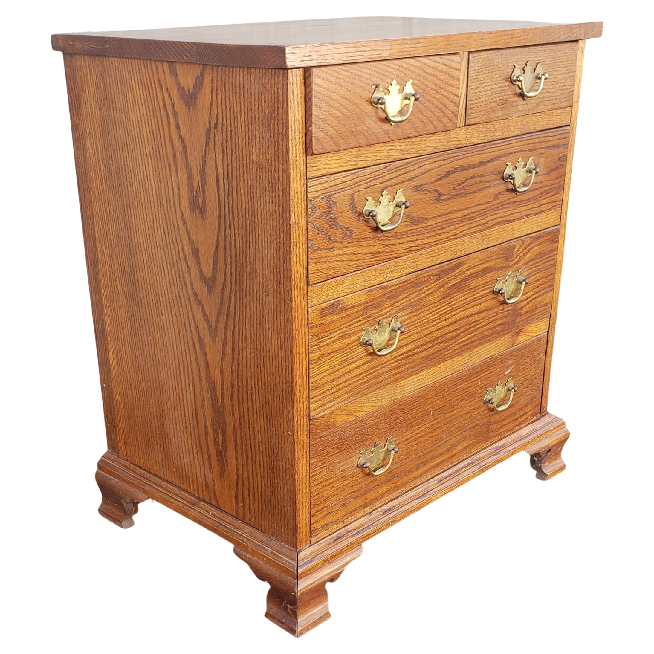 American Mid-Century Solid Oak 5-Drawer Bedside Chest of Drawers Nightstand For Sale