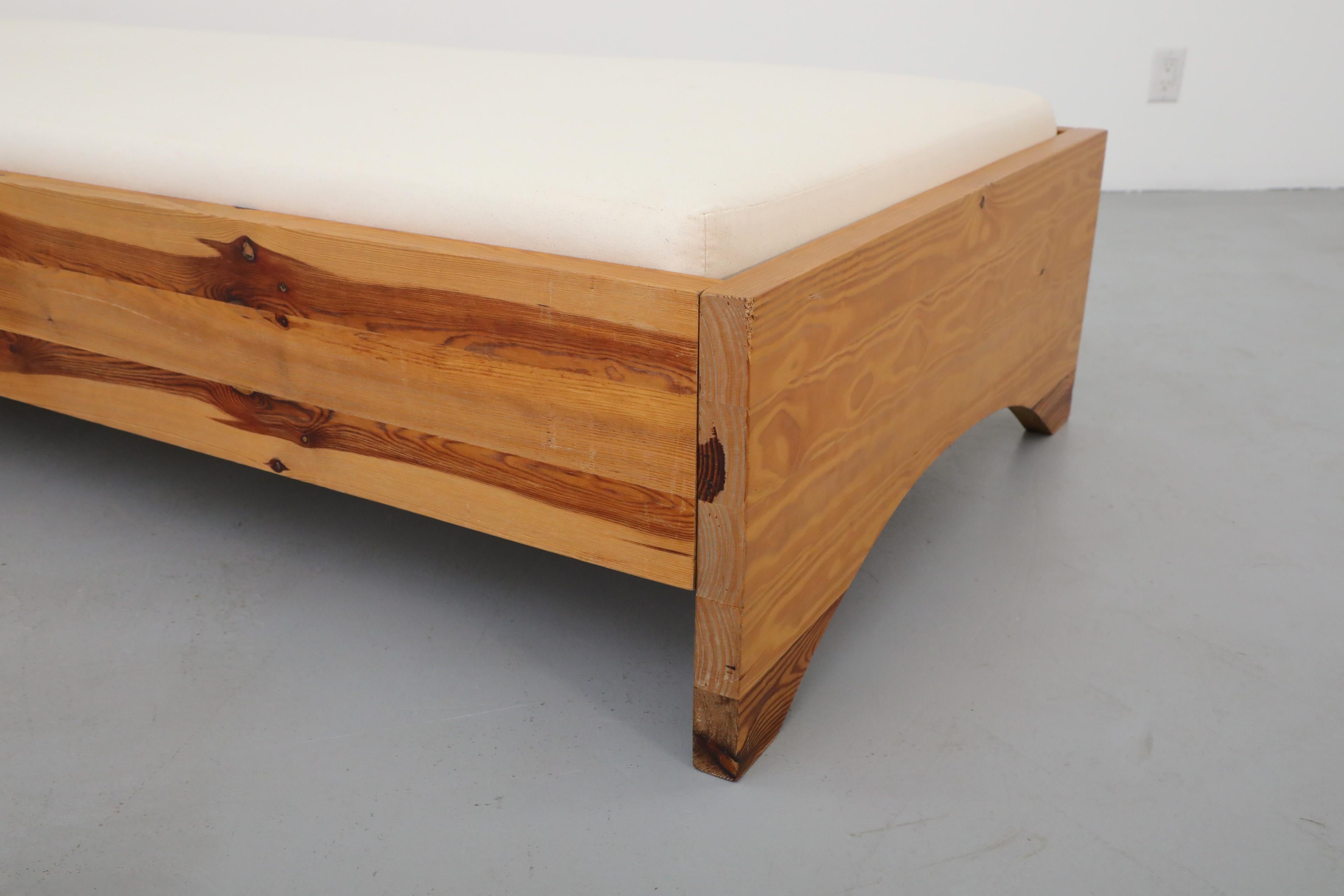 Méridienne en pin massif du milieu du siècle dernier par Ate Van Apeldoorn avec nouveau matelas en toile en vente 4