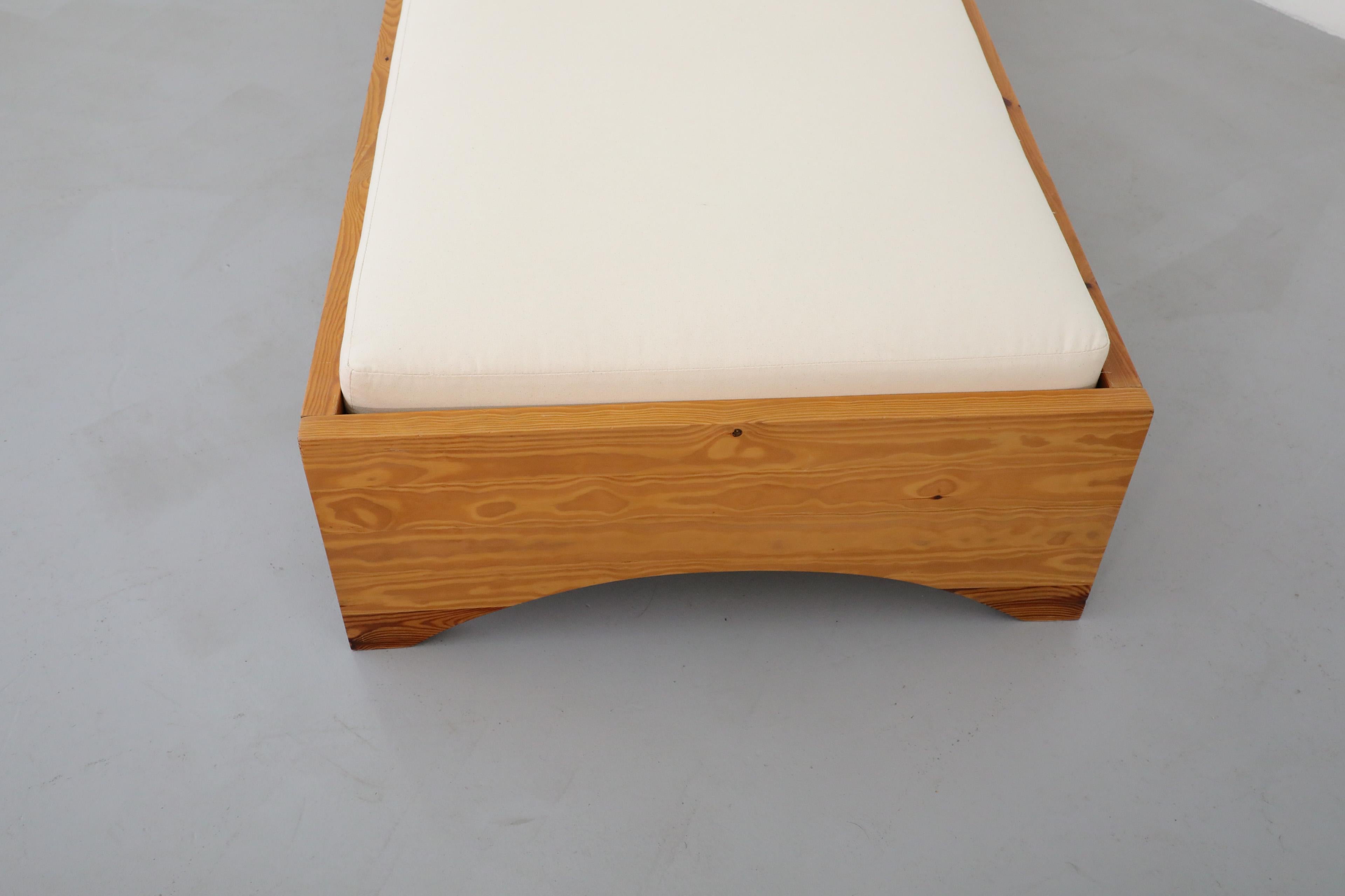 Méridienne en pin massif du milieu du siècle dernier par Ate Van Apeldoorn avec nouveau matelas en toile en vente 8