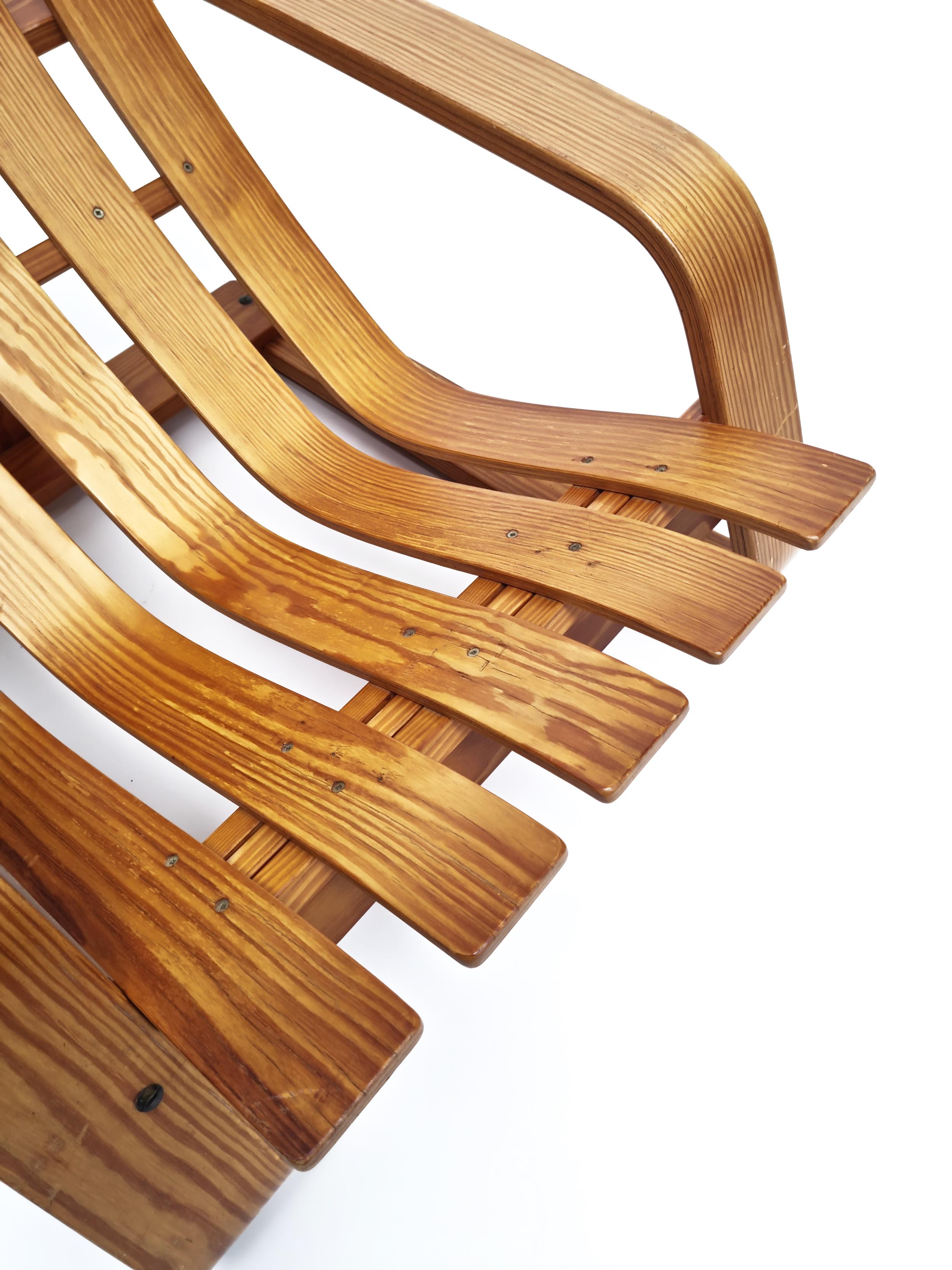 Pin Fauteuil de salon en pin massif du milieu du siècle, inspiré des designs des années 1960 d'Edvin Helseth.