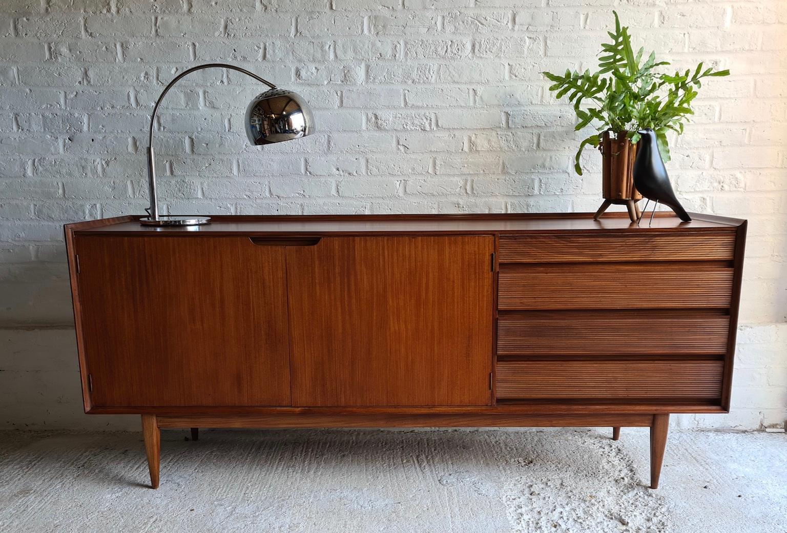 Mid Century Solid Teak Sideboard by Richard Hornby for Fyne Ladye, England 1970s In Excellent Condition In Richmond, Surrey