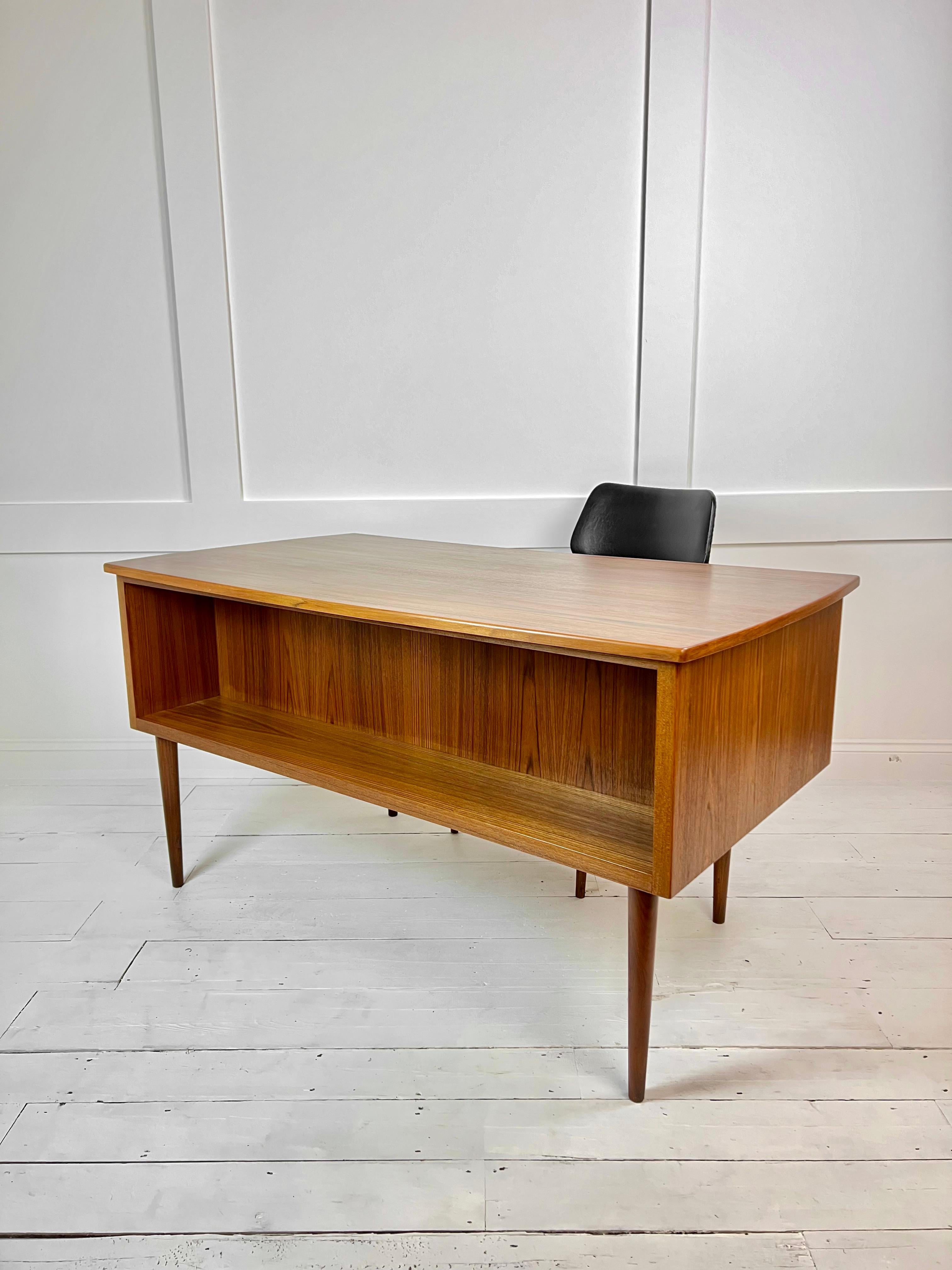 Mid - Century, Solid Teak & Veneer Surface Desk, Denmark c.1960's For Sale 1