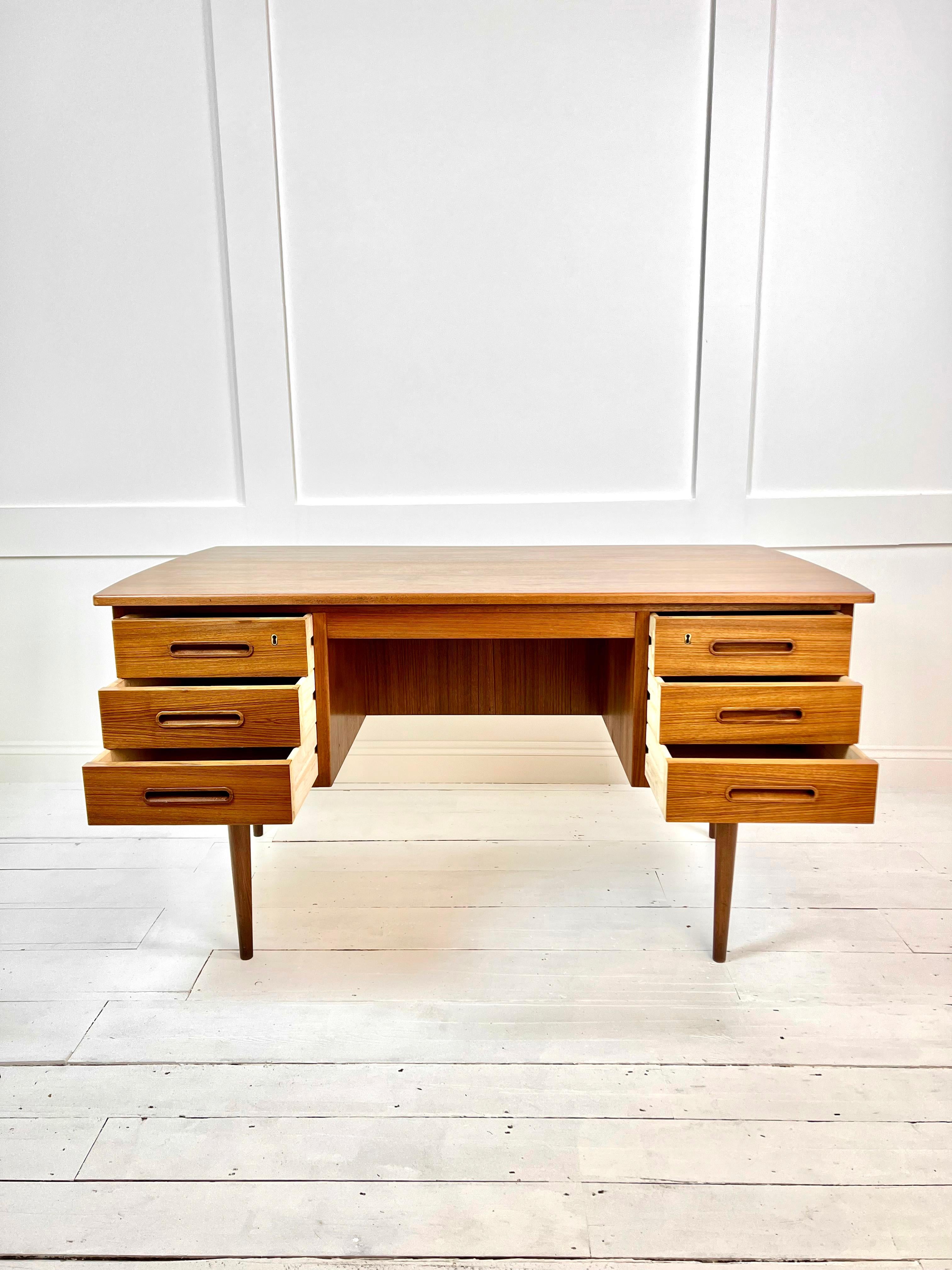 Mid - Century, Solid Teak & Veneer Surface Desk, Denmark c.1960's For Sale 11
