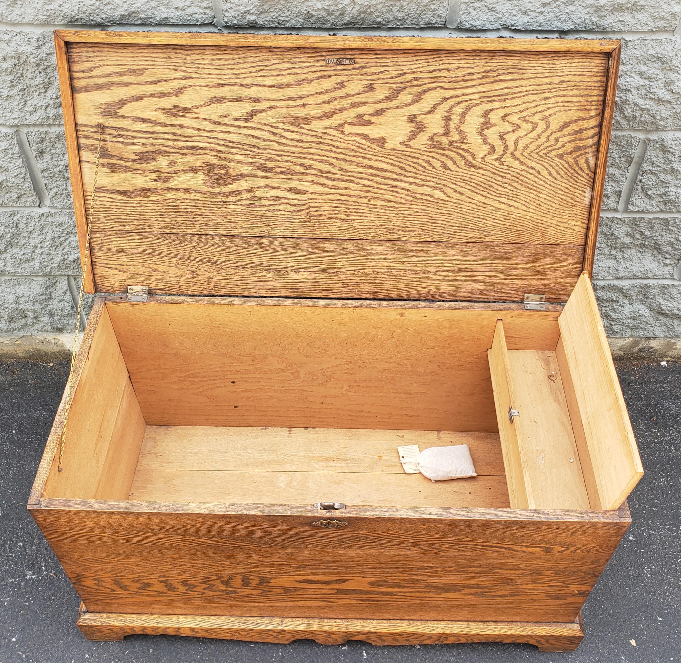 Midcentury Solid Tiger Oak Blanket Chest In Good Condition For Sale In Germantown, MD