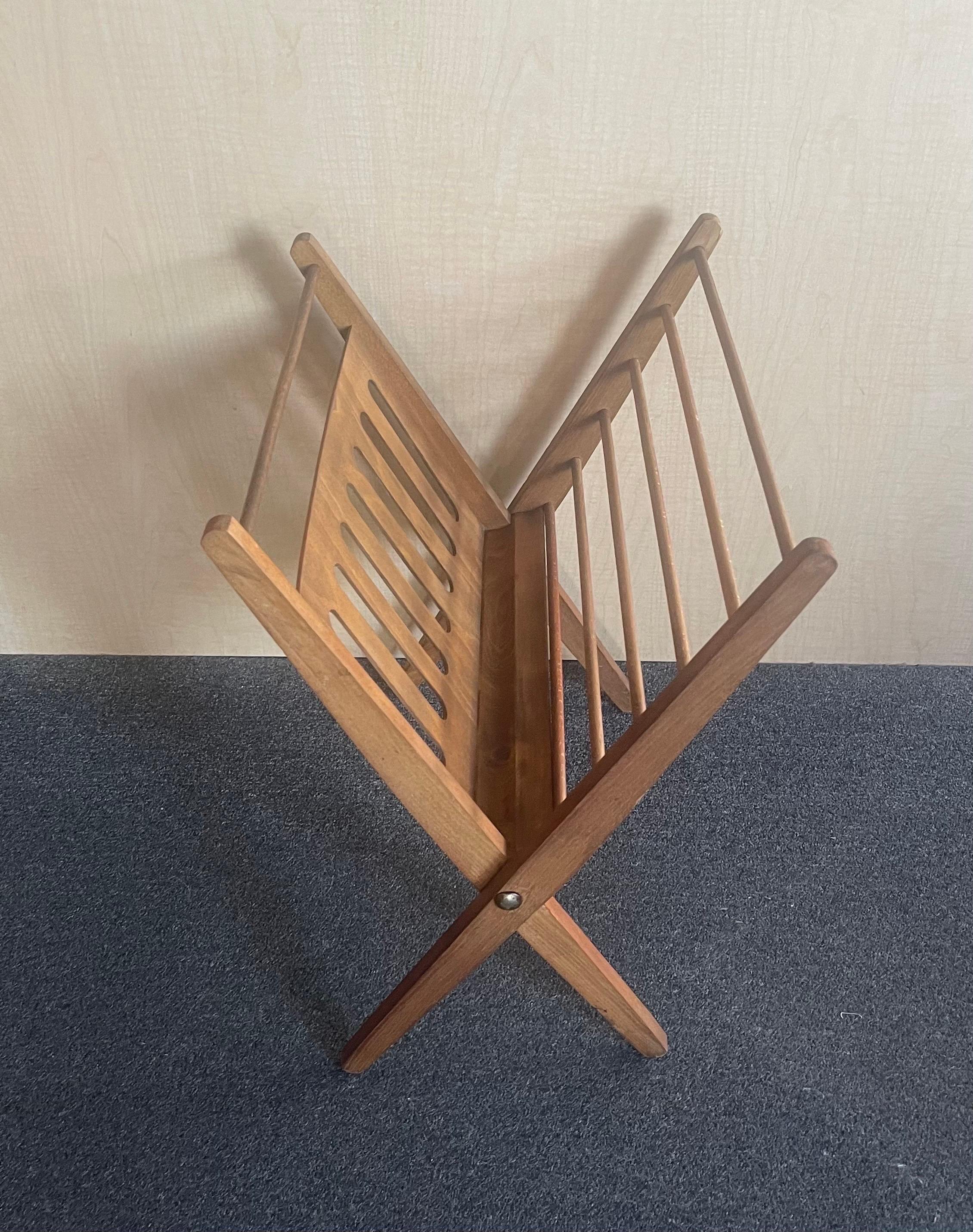 Mid-Century Solid Walnut Magazine Rack in the Style of Arthur Umanoff For Sale 2