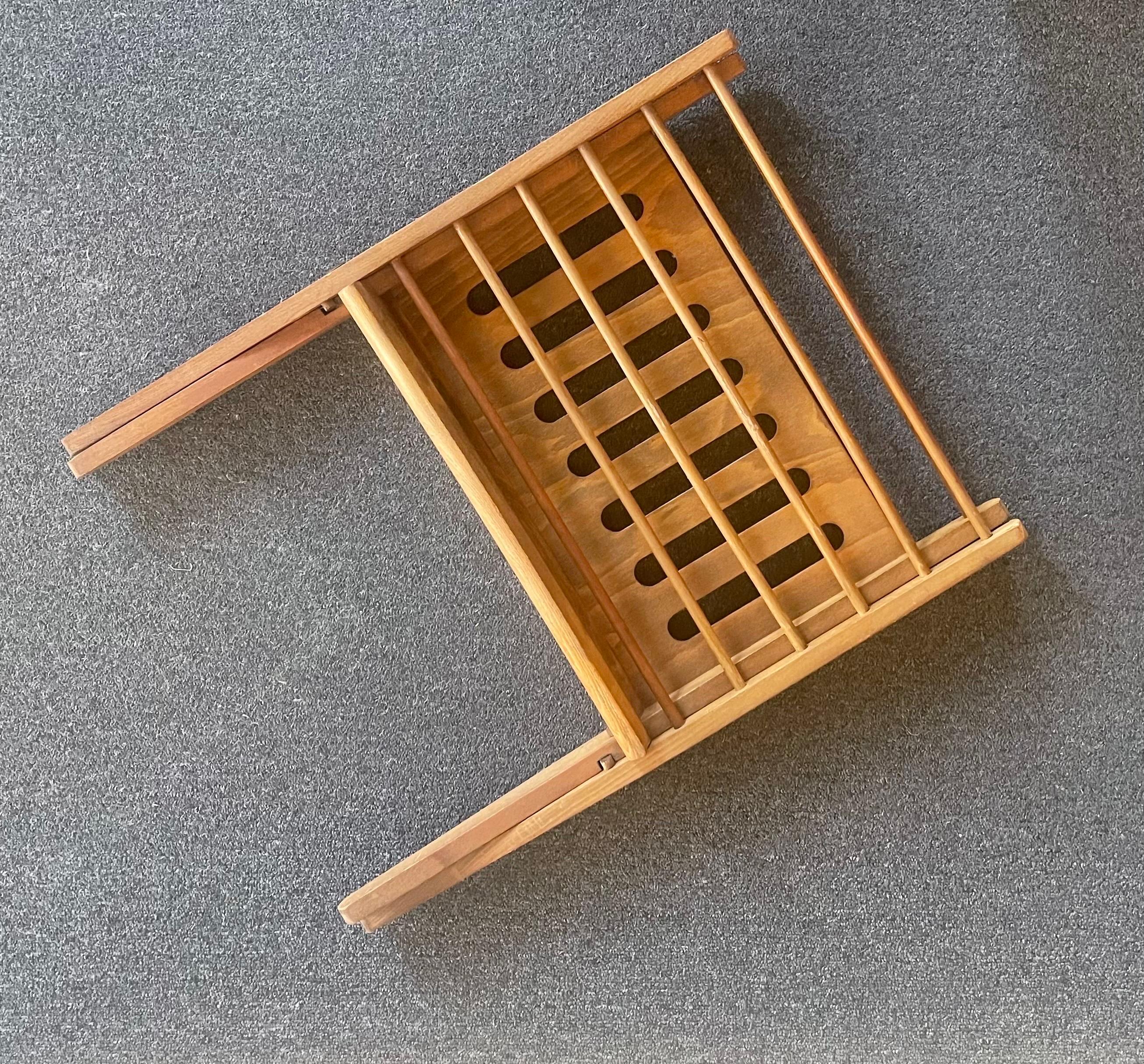 Mid-Century Solid Walnut Magazine Rack in the Style of Arthur Umanoff For Sale 3