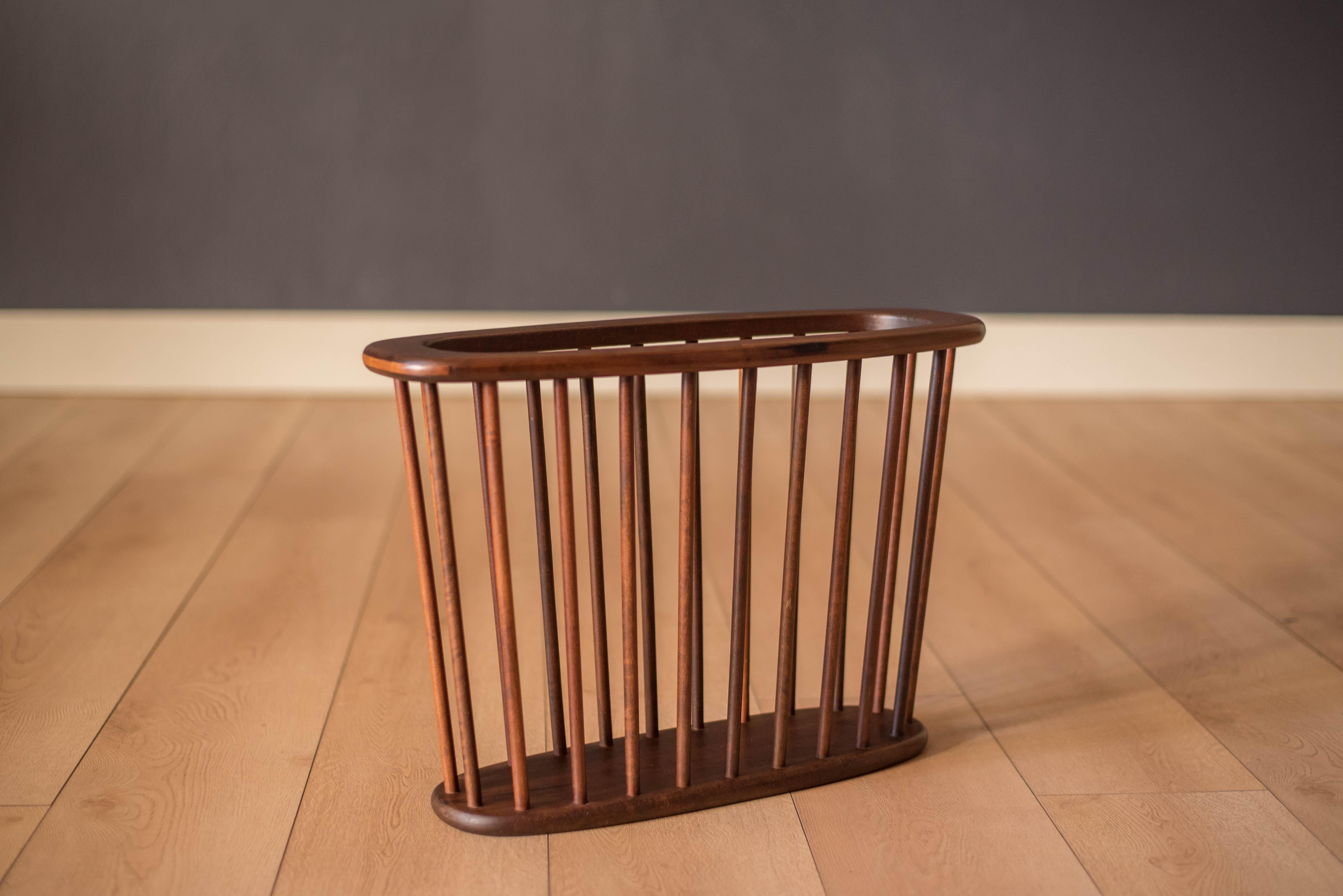 umanoff magazine rack