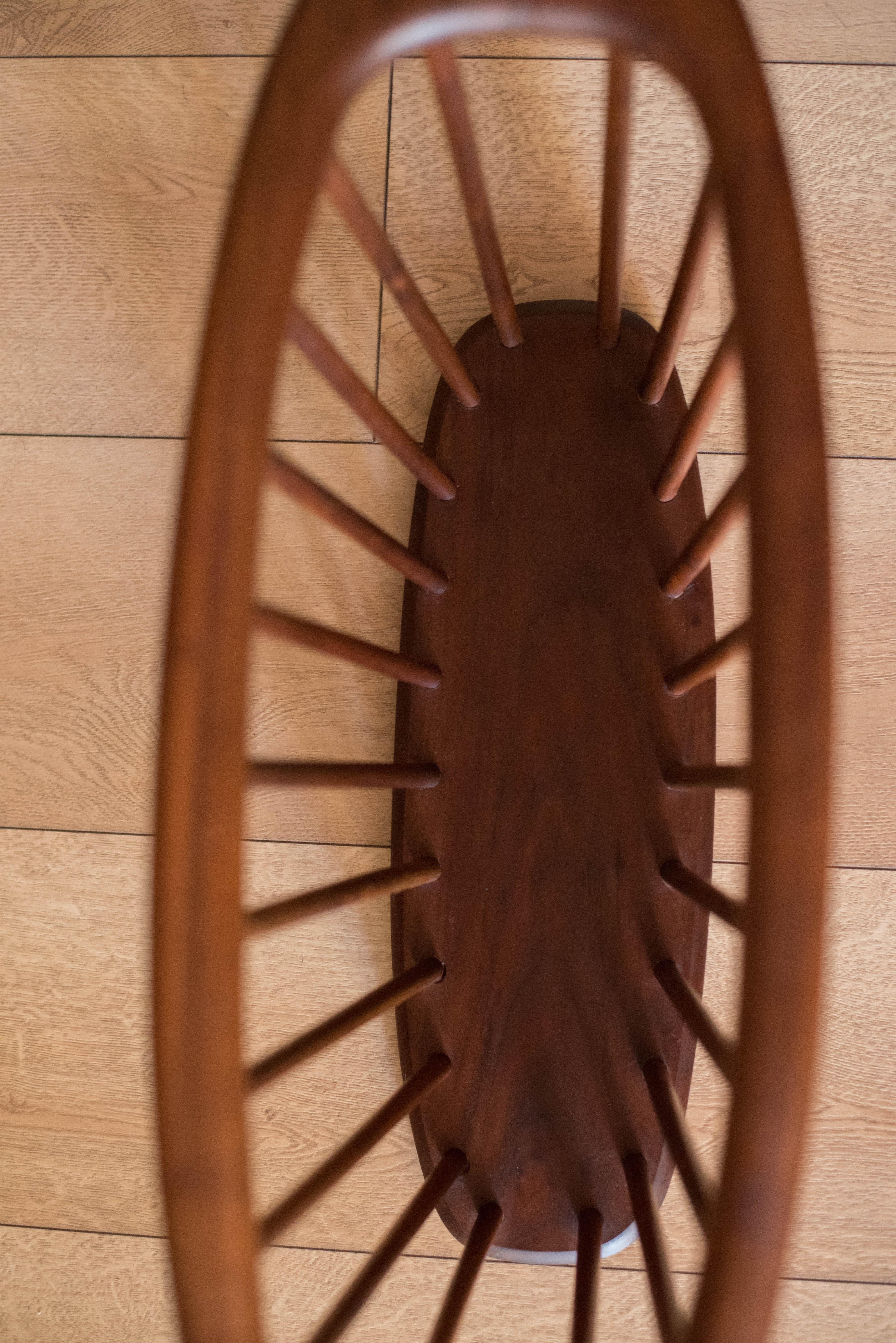 Mid Century Solid Walnut Spindle Magazine Rack Stand by Arthur Umanoff In Good Condition For Sale In San Jose, CA