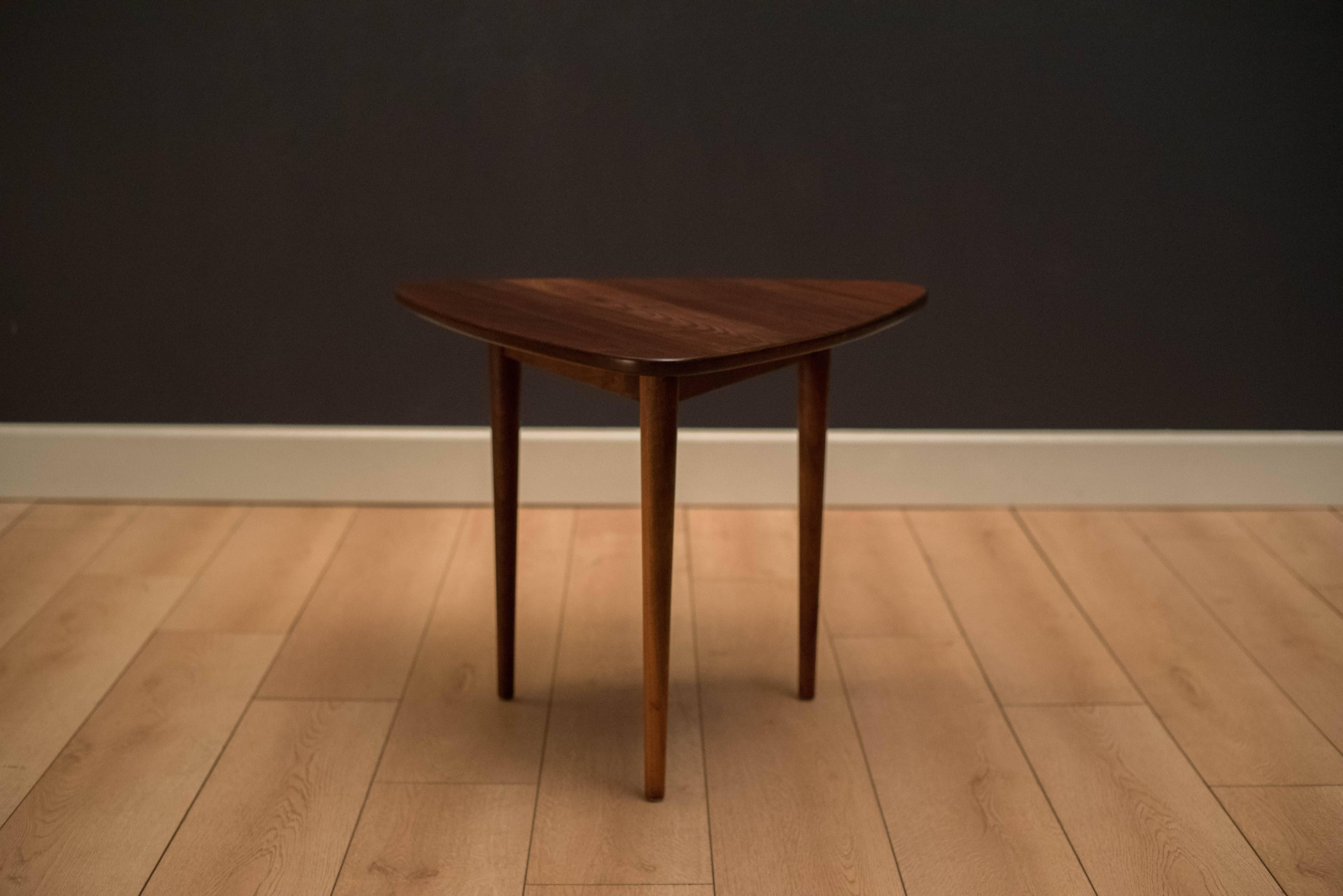 Mid Century Solid Walnut Triangle Table by Jens Risom In Good Condition In San Jose, CA