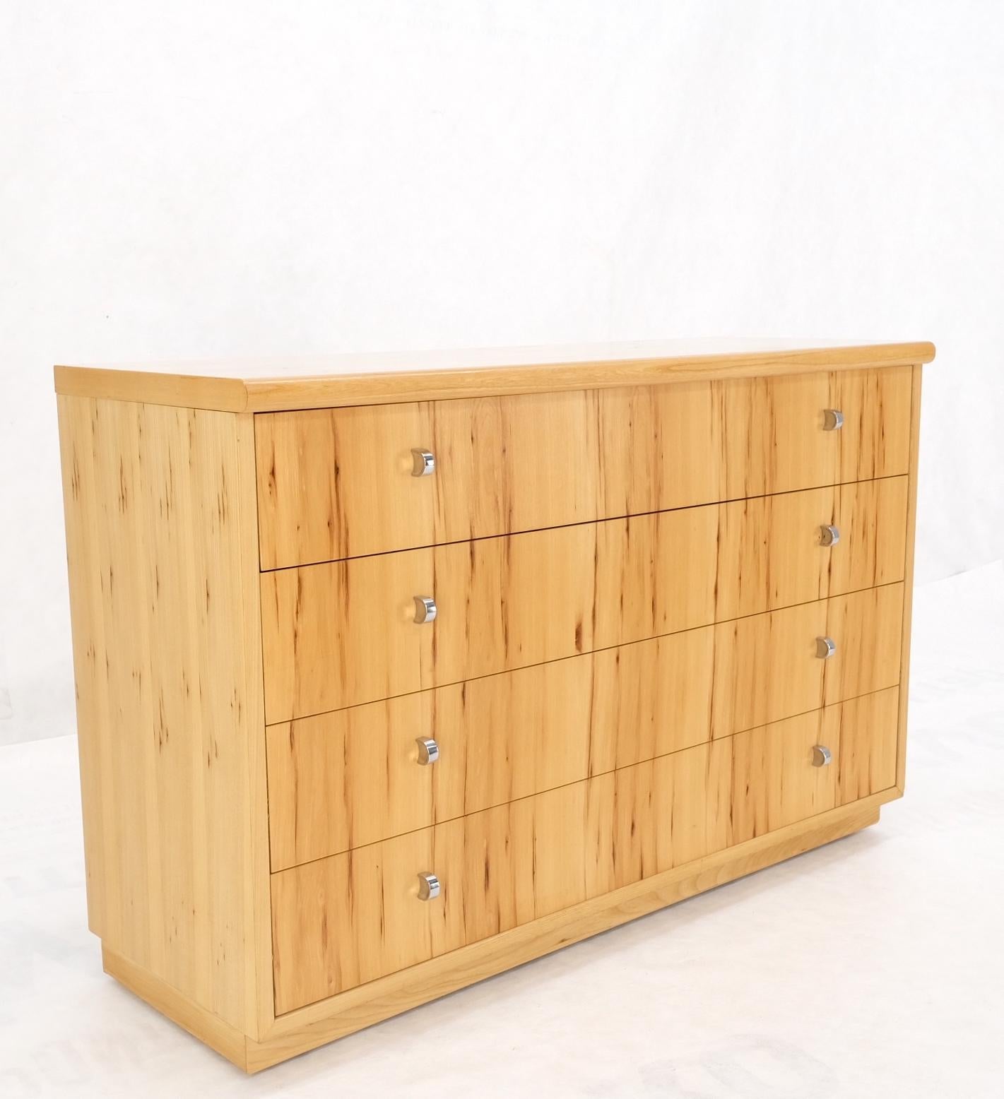 Mid Century Solid Wood Blonde Pecan Veneered 4 Drawers Dresser by Founders MINT! For Sale 5
