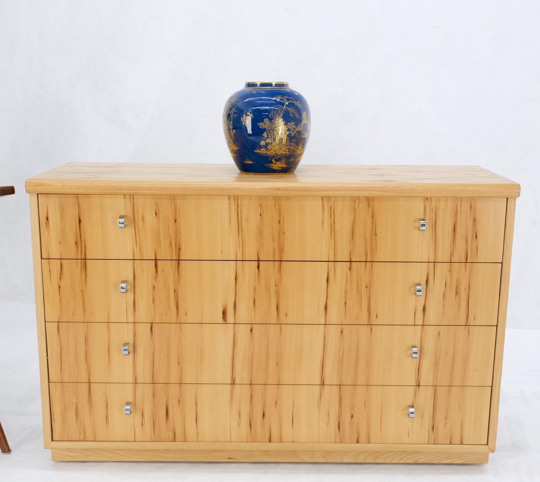 Mid Century Solid Wood Blonde Pecan Veneered 4 Drawers Dresser by Founders MINT! For Sale 7