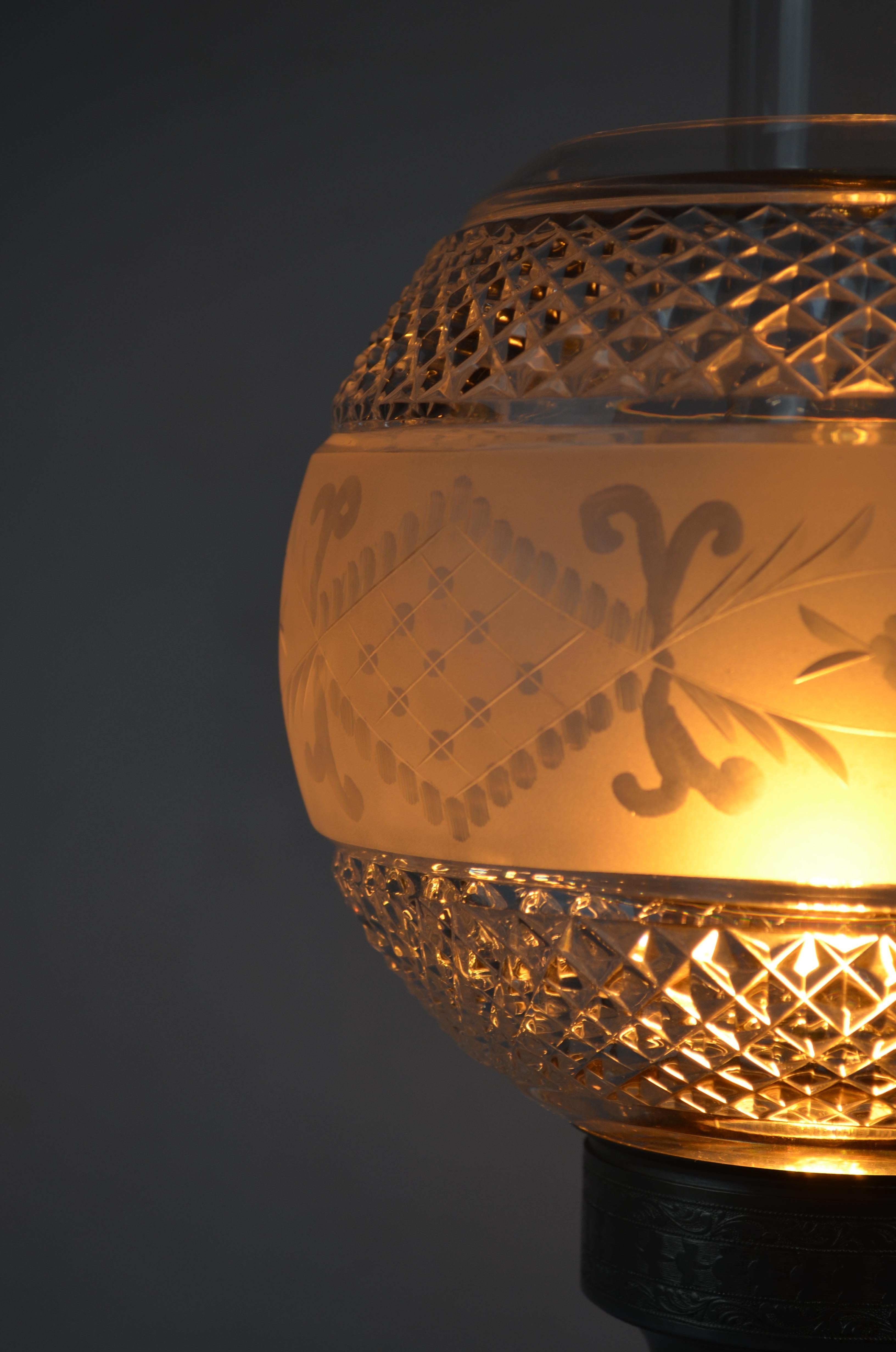 Lampe de table en verre d'art Sommerso du milieu du siècle avec abat-jour en cristal taillé, années 1950 en vente 3