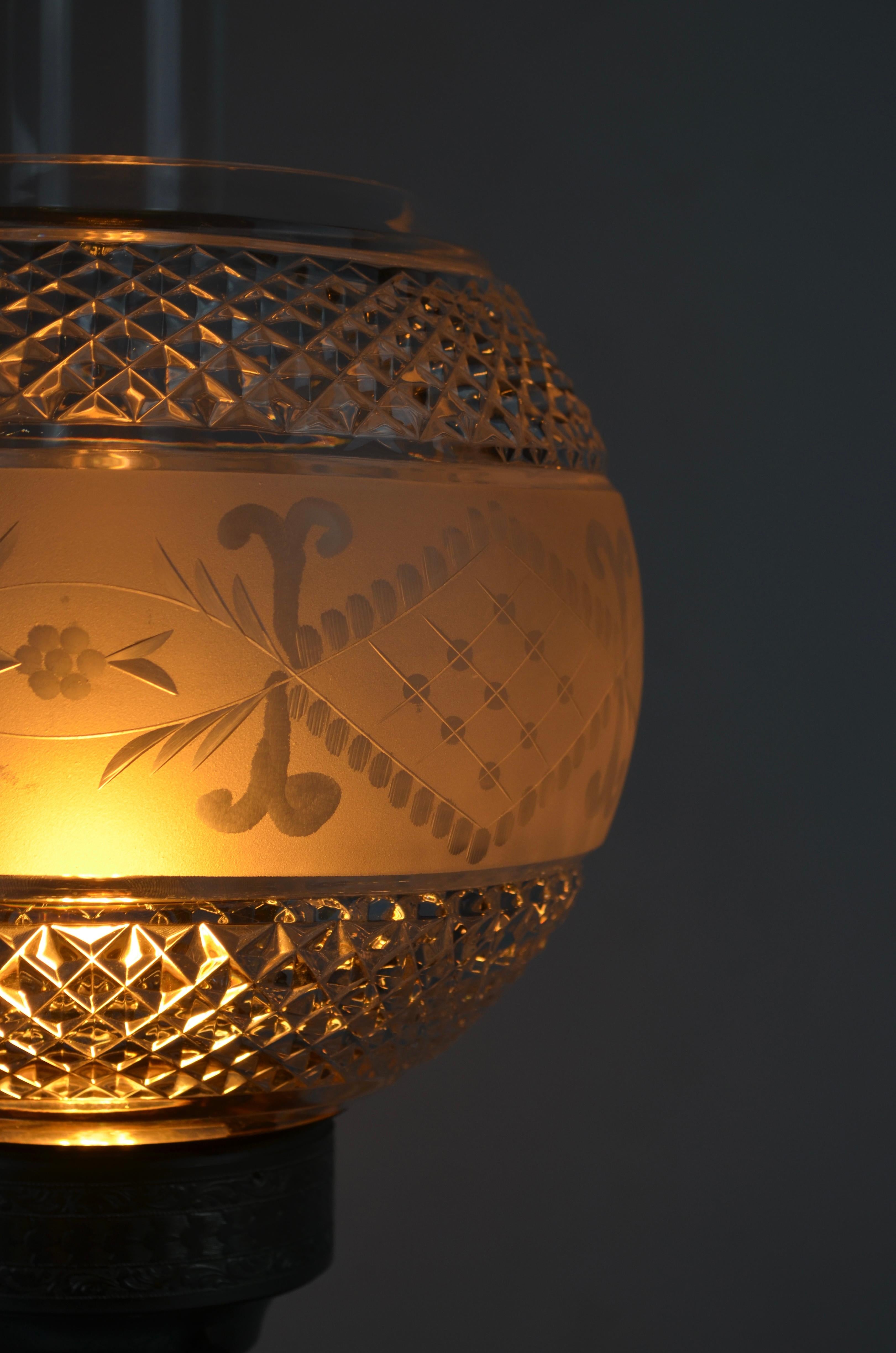 Lampe de table en verre d'art Sommerso du milieu du siècle avec abat-jour en cristal taillé, années 1950 en vente 2