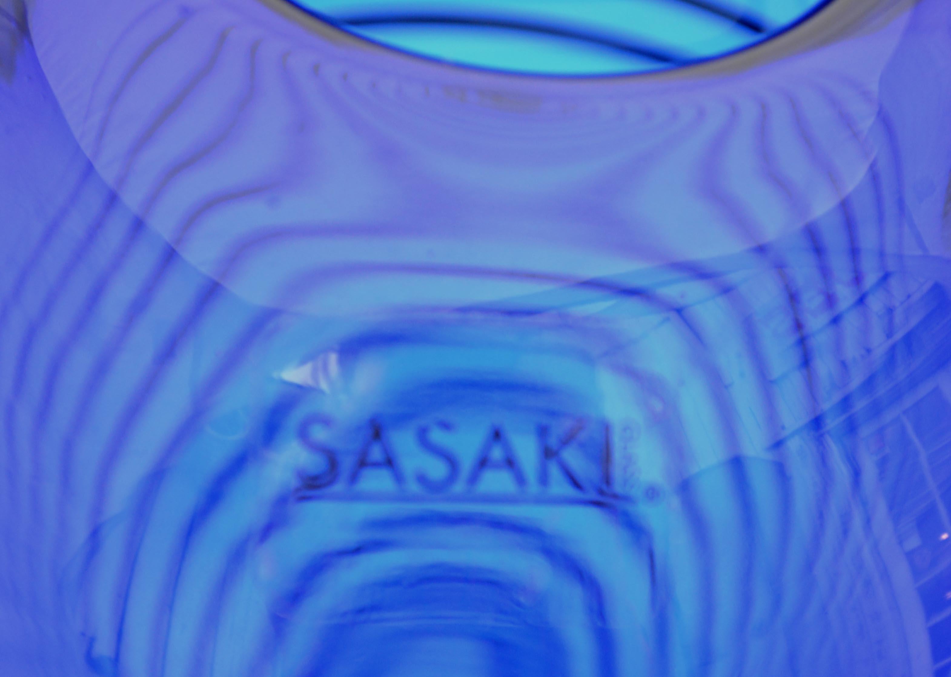 Giapponese Vaso Sommerso di metà secolo in blu cobalto e nero a spirale in vendita