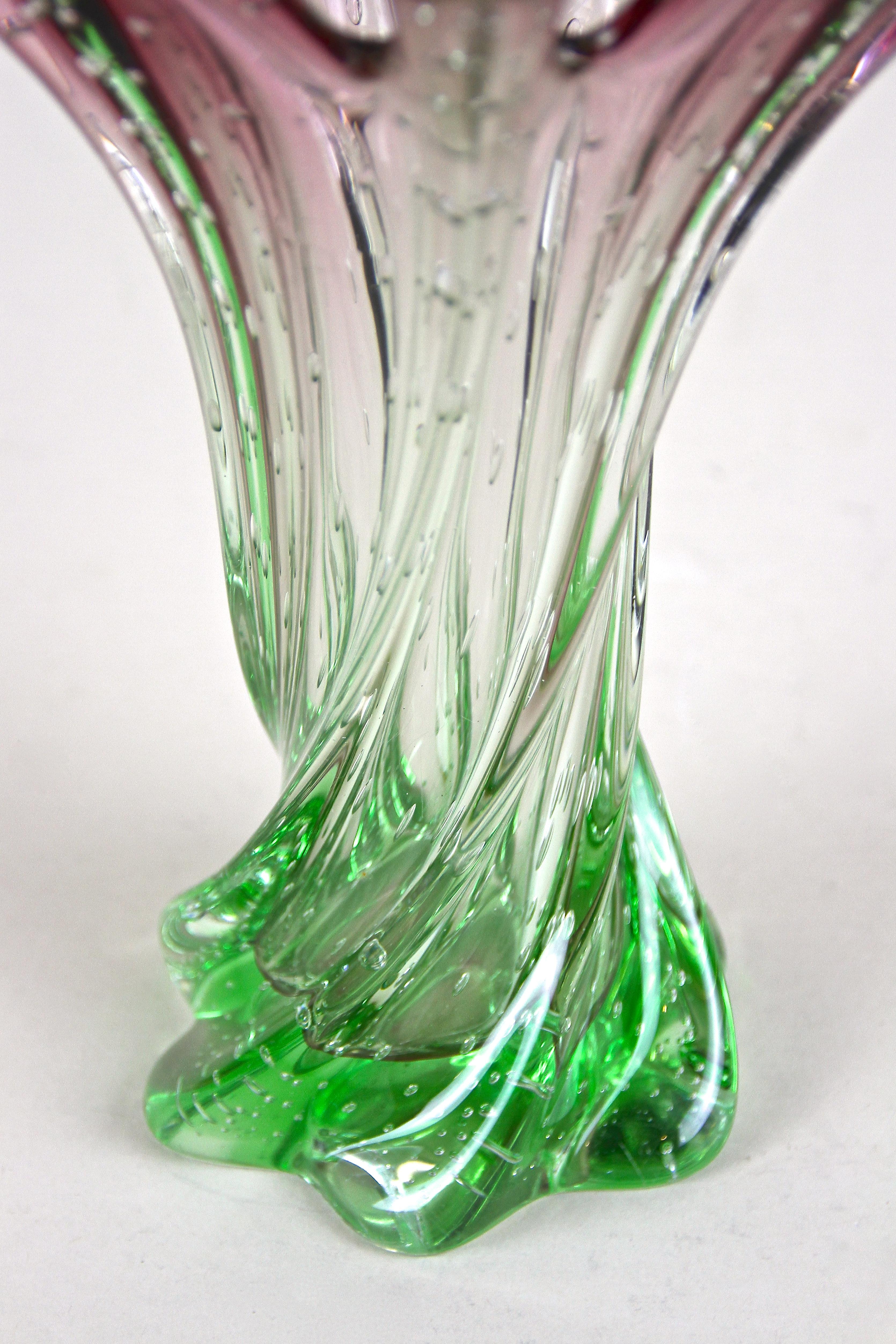 Blown Glass Mid Century Sommerso Murano Glass Vase Pink/ Green, Italy, circa 1960/70 For Sale