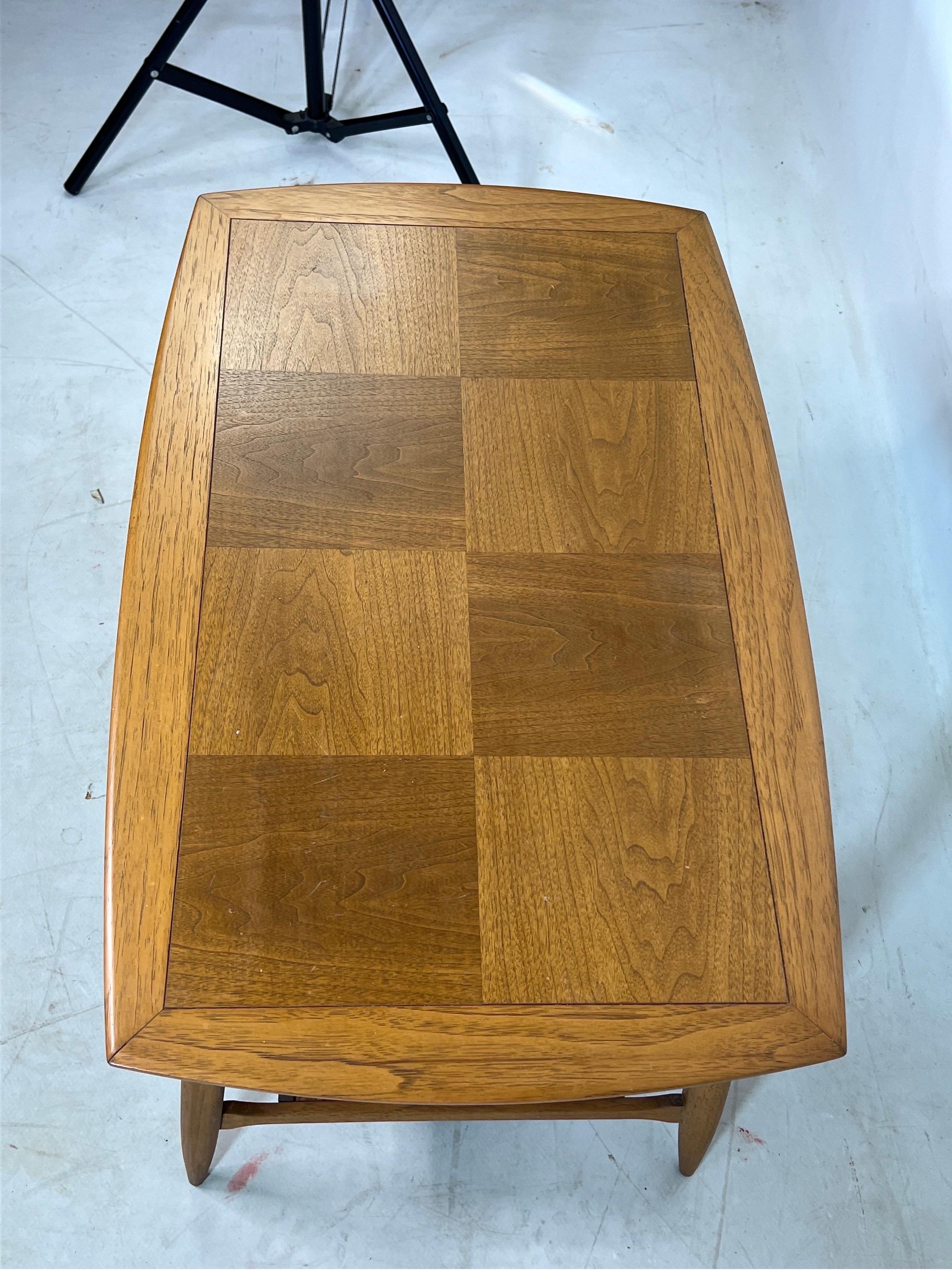 Mid Century Sophisticate by Tomlinson Caned Side Table In Good Condition For Sale In Esperance, NY