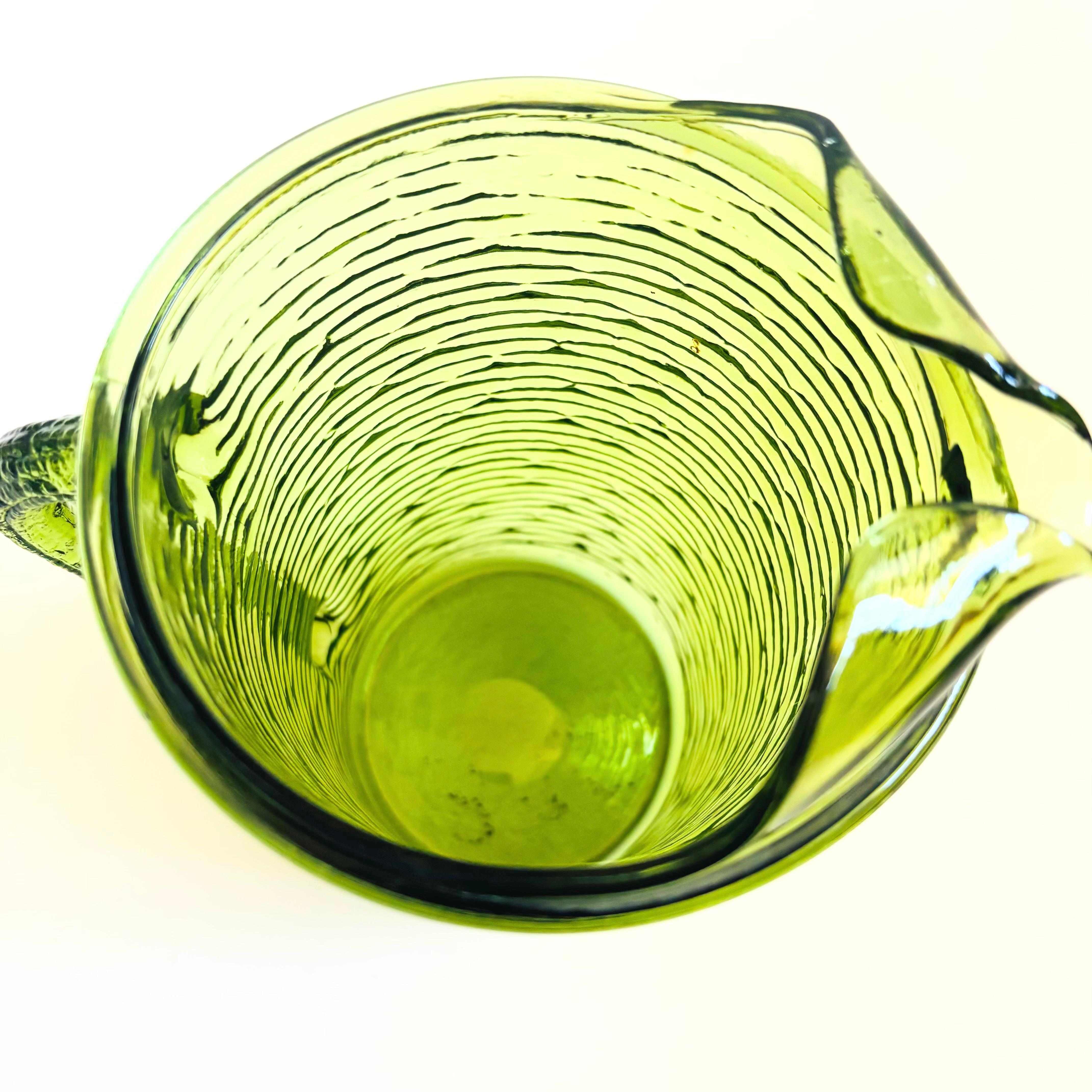 Verre Pichet en verre vert Greene & Greene Greene par Anchor Hocking en vente