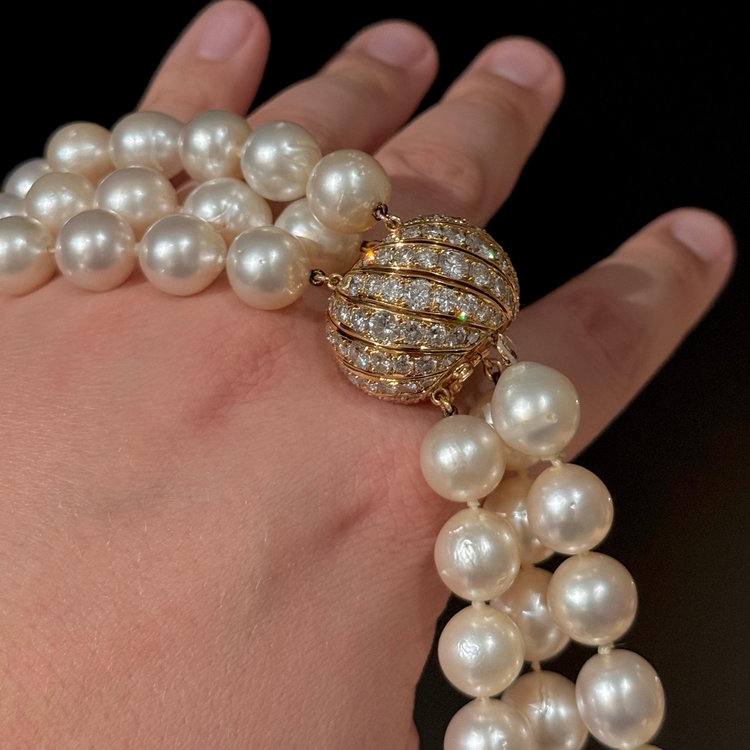 Collier de perles des mers du Sud du milieu du siècle avec fermoir en diamant et or jaune 1950s 1960s en vente 10