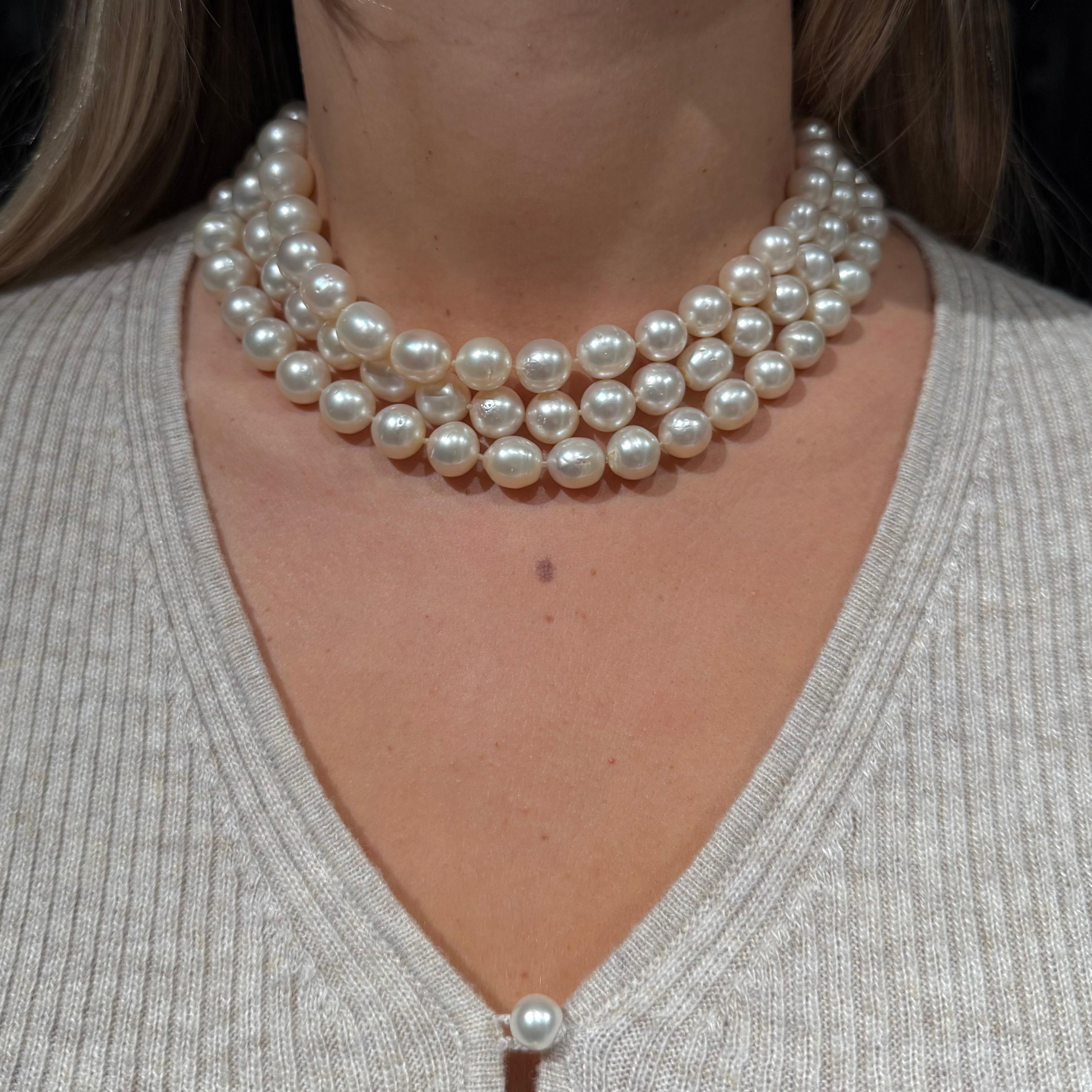 Taille ronde Collier de perles des mers du Sud du milieu du siècle avec fermoir en diamant et or jaune 1950s 1960s en vente