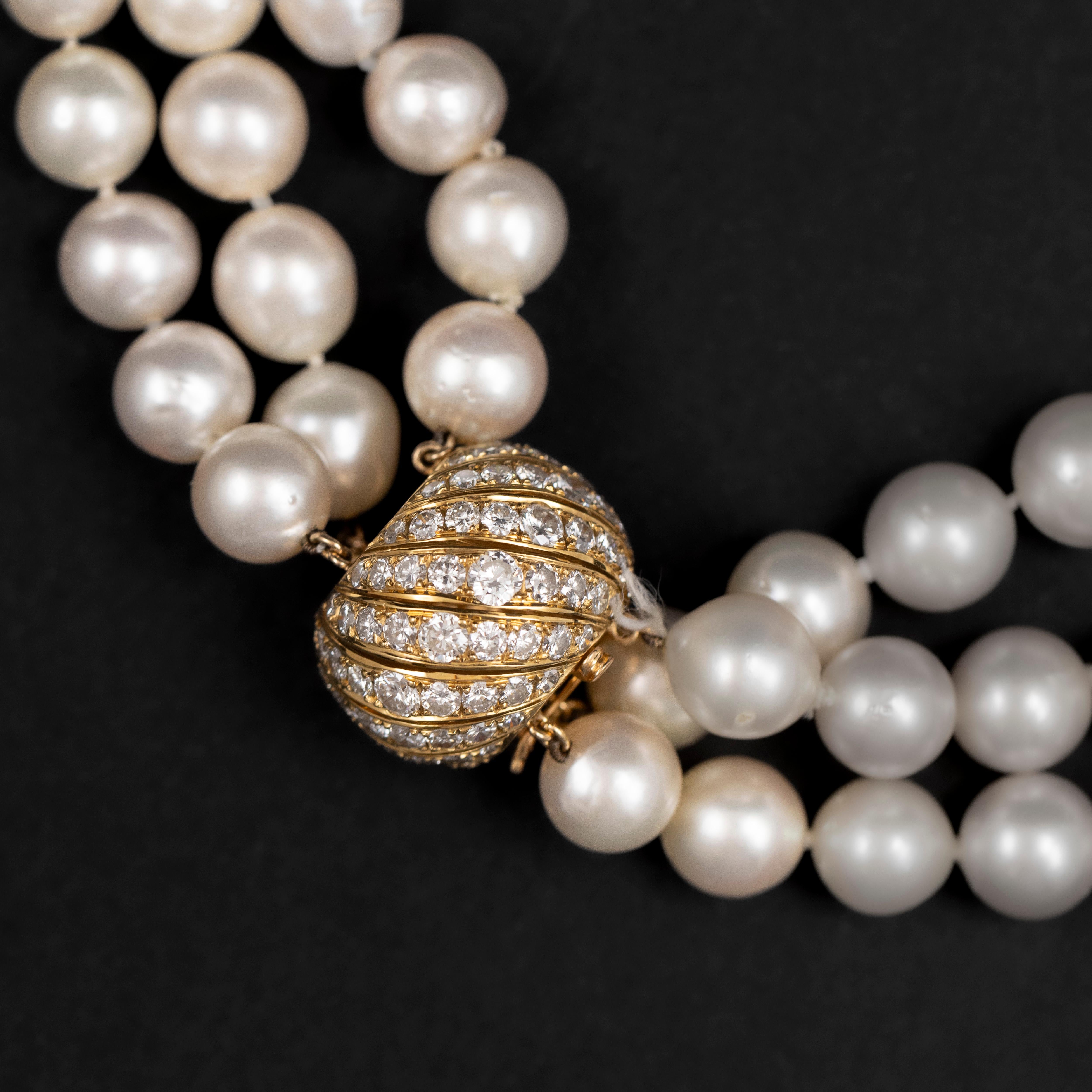 Collier de perles des mers du Sud du milieu du siècle avec fermoir en diamant et or jaune 1950s 1960s en vente 1
