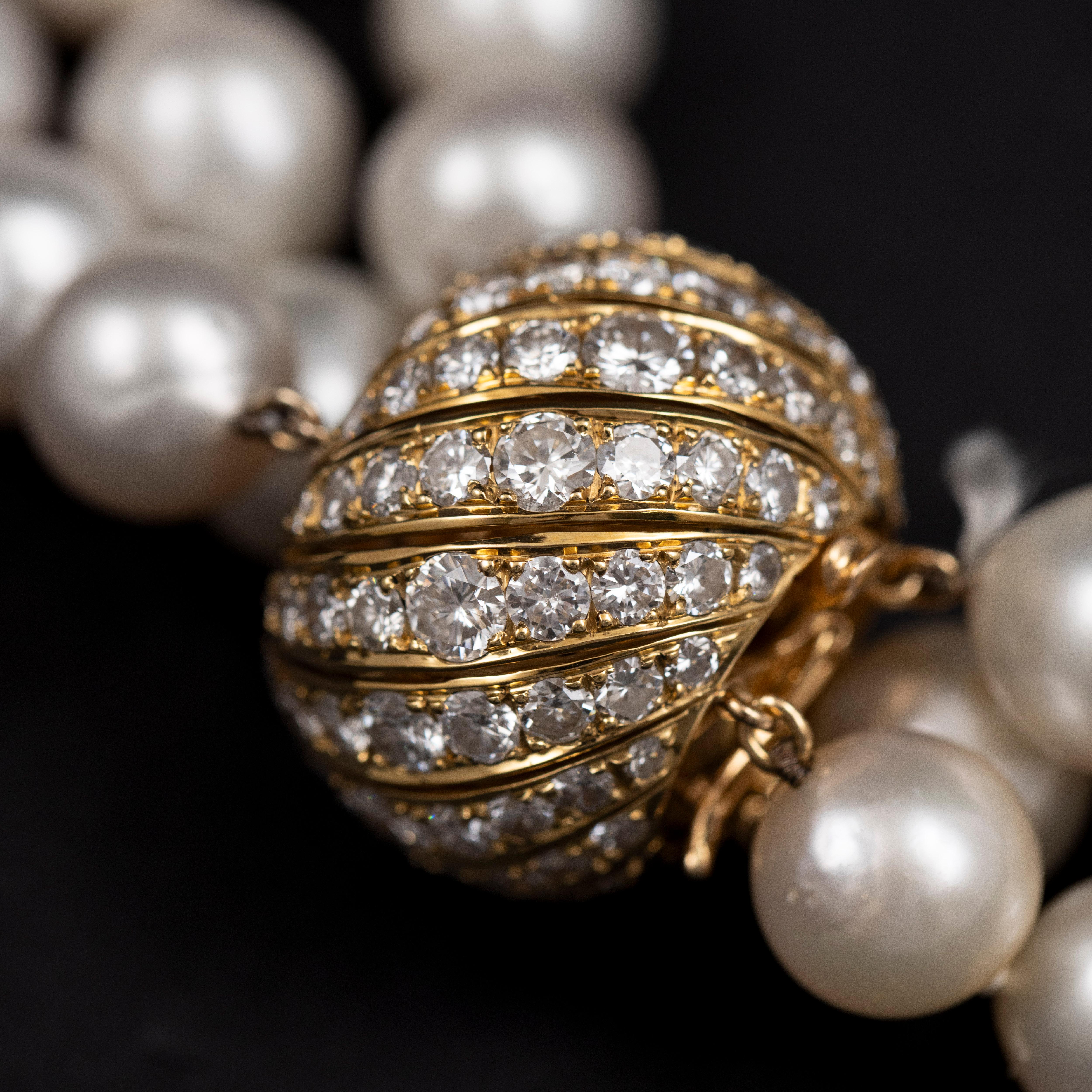 Collier de perles des mers du Sud du milieu du siècle avec fermoir en diamant et or jaune 1950s 1960s en vente 2