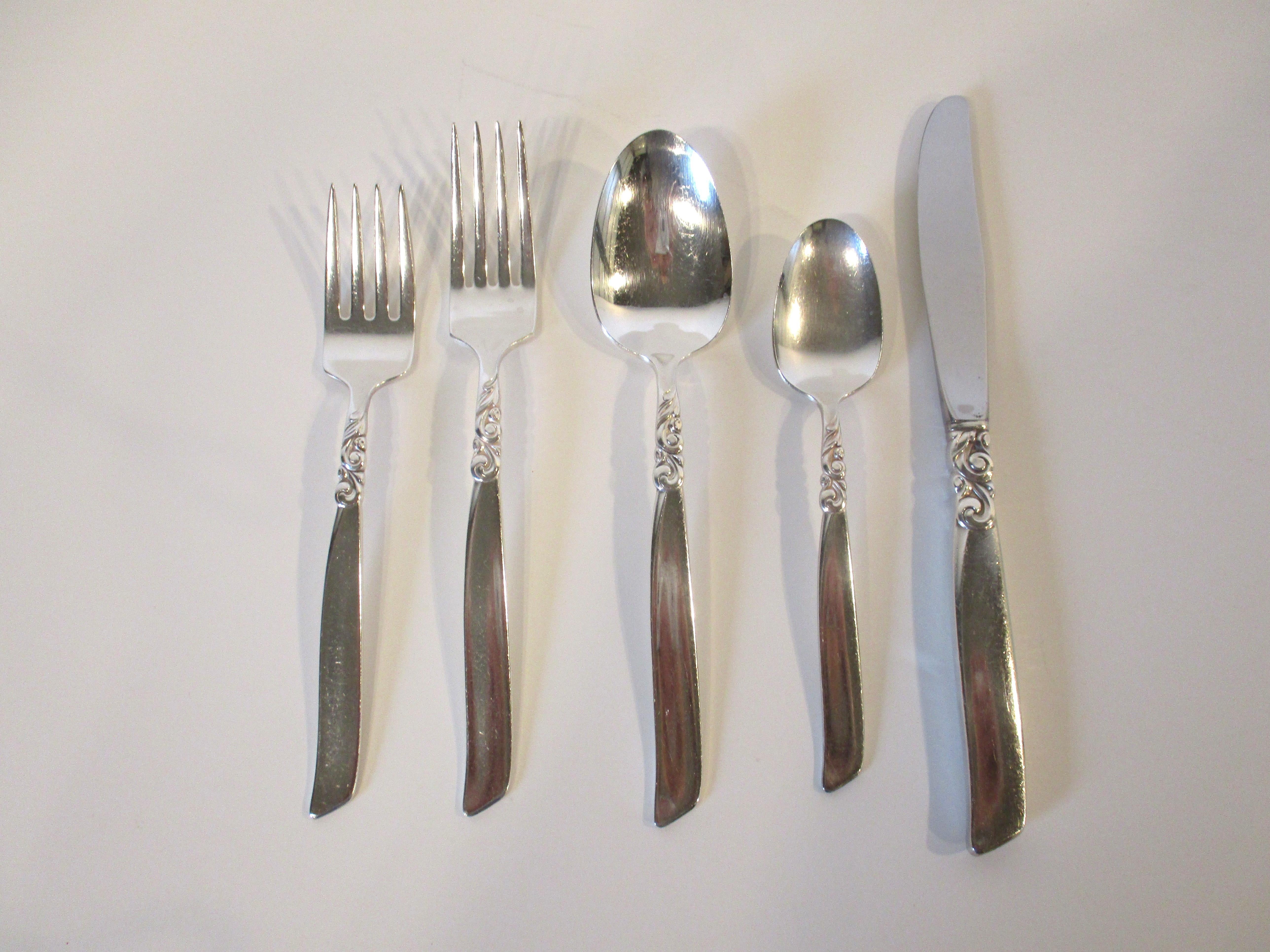 Mid-Century South Seas Silverplate Flatware Set for Community / Onedia   In Good Condition For Sale In Cincinnati, OH