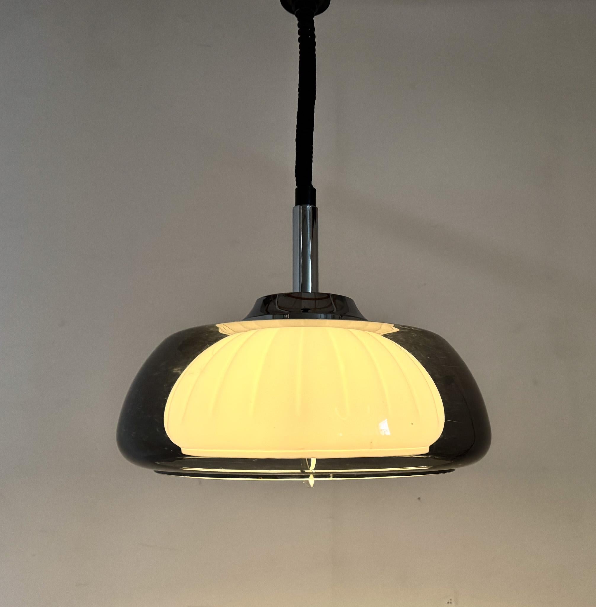 Mid-Century Space Age Adjustable Pendant Light, Italy For Sale 6