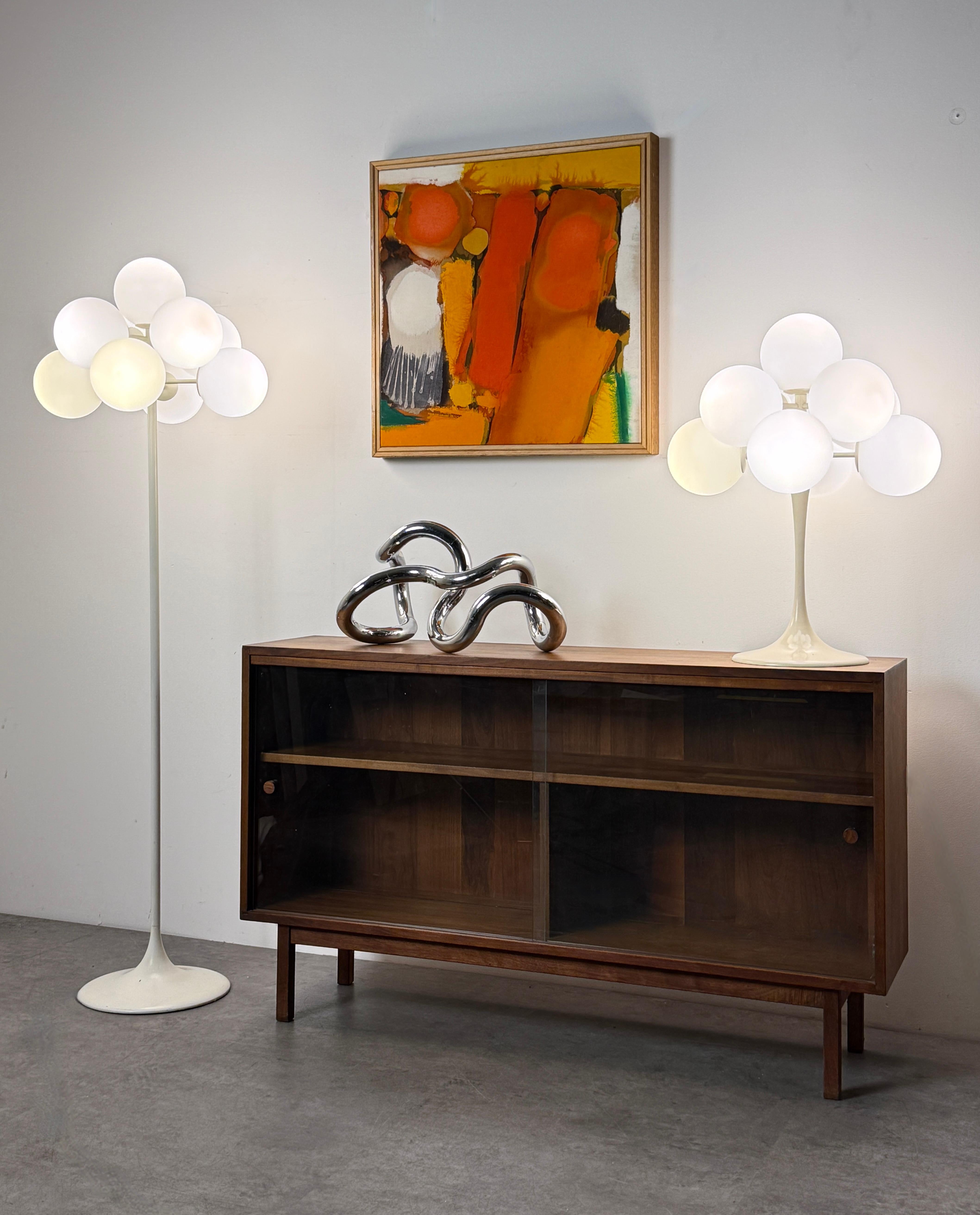 Mid Century Space Age Atomic White Glass Globe Tulip Floor Lamp by E.R. Nele In Good Condition In Troy, MI
