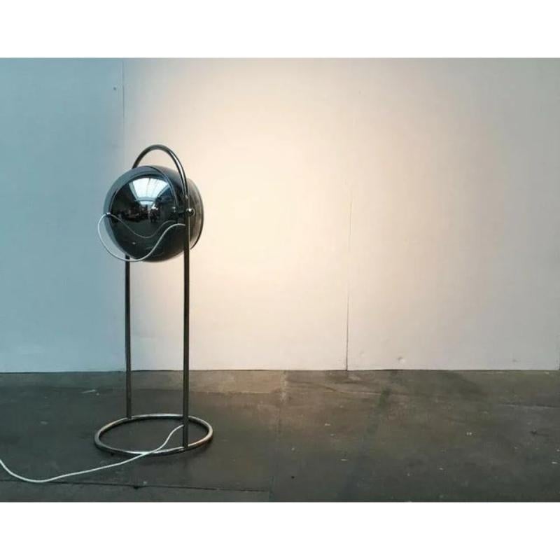Lampada da terra a sfera di metà secolo, A Space Ball, anni '60 In condizioni ottime in vendita a Hamburg, DE