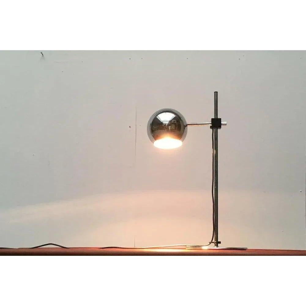 Métal Lampe de table de l'ère spatiale du milieu du siècle dernier en chrome Staff, Allemagne, années 1960 en vente