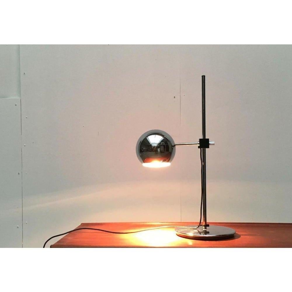 Lampe de table de l'ère spatiale du milieu du siècle dernier en chrome Staff, Allemagne, années 1960 en vente 1
