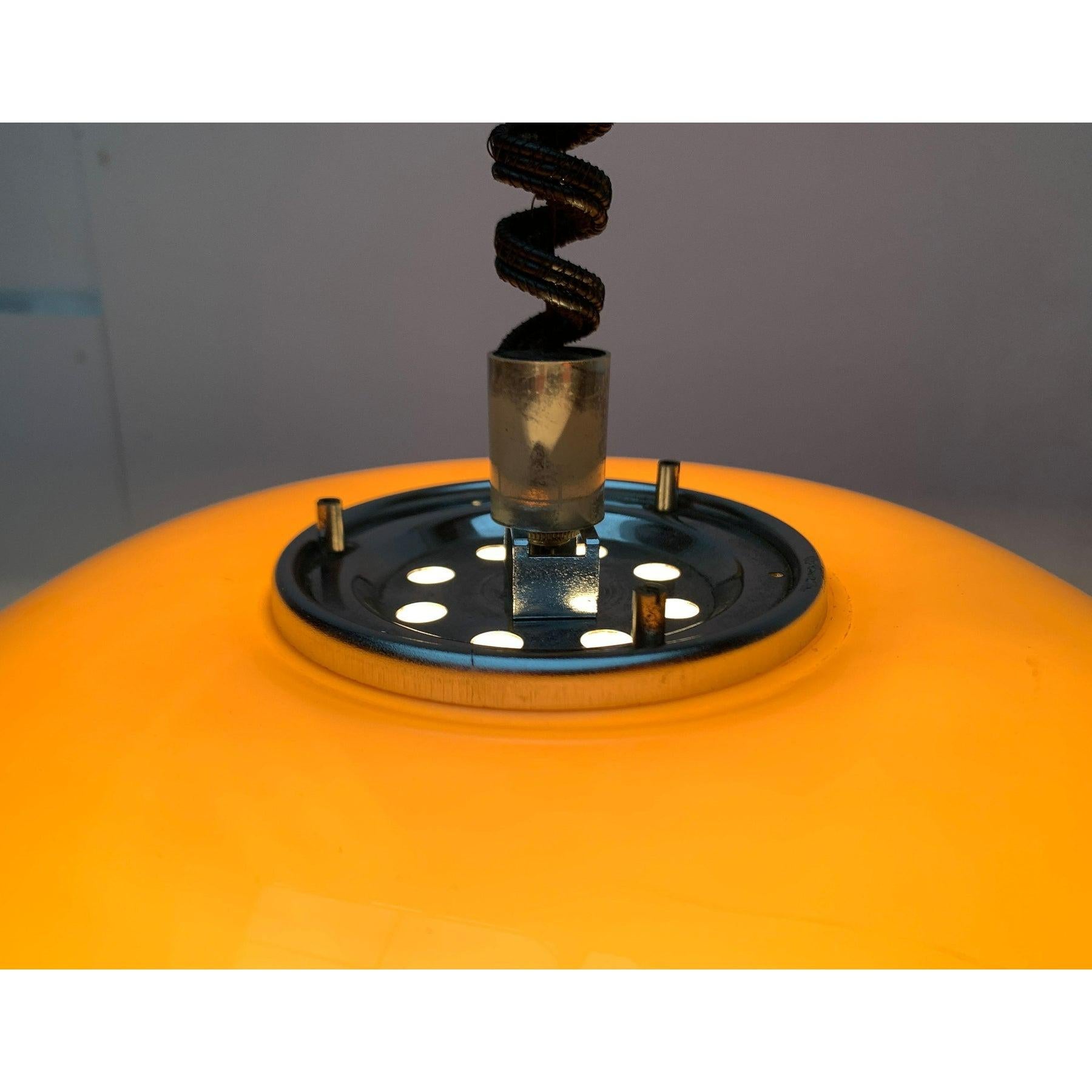 Lampe suspendue Cabras de l'ère spatiale du milieu du siècle dernier par Luigi Massoni pour Guzzini, années 1960 Bon état - En vente à Hamburg, DE
