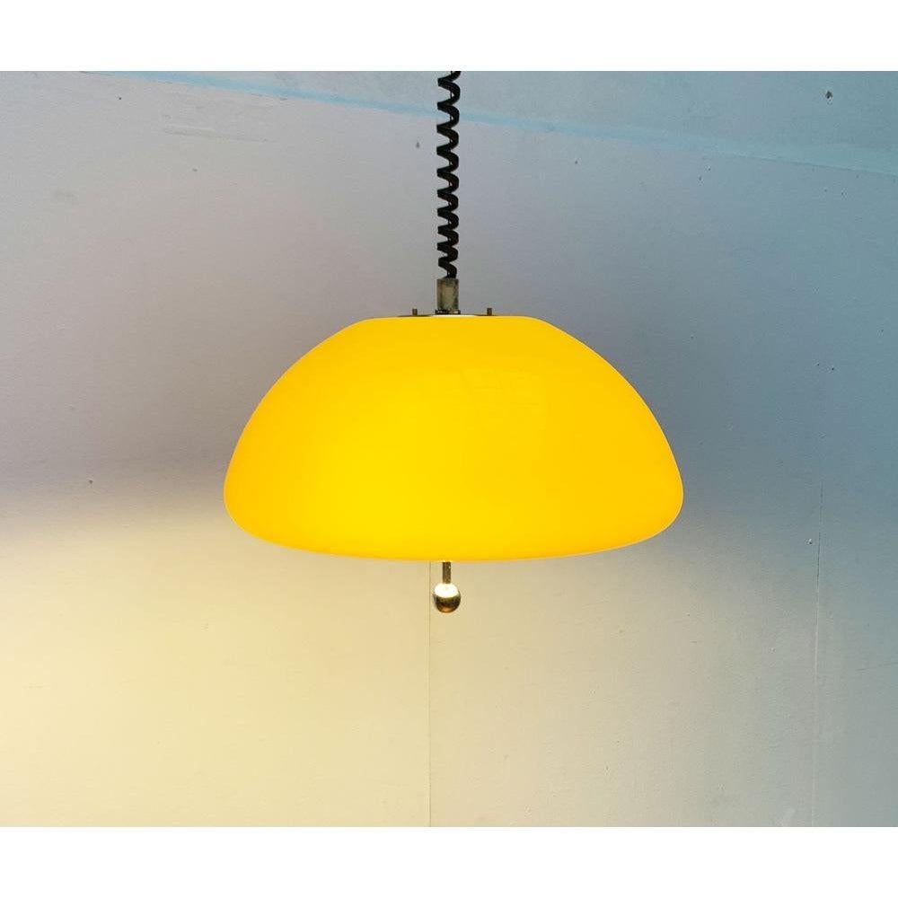 Lampe suspendue Cabras de l'ère spatiale du milieu du siècle dernier par Luigi Massoni pour Guzzini, années 1960 Bon état - En vente à Hamburg, DE