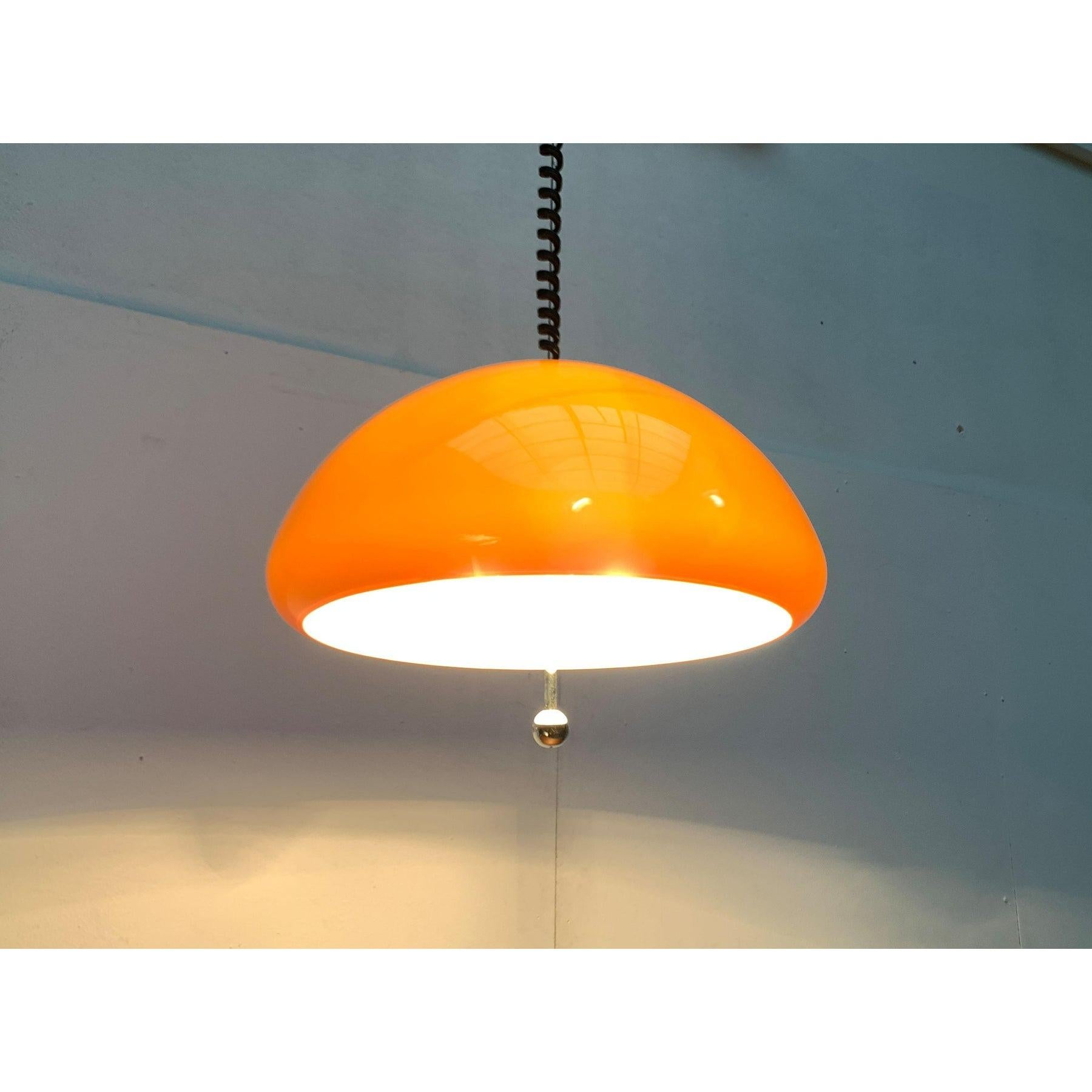 Lampe suspendue Cabras de l'ère spatiale du milieu du siècle dernier par Luigi Massoni pour Guzzini, années 1960 en vente 1
