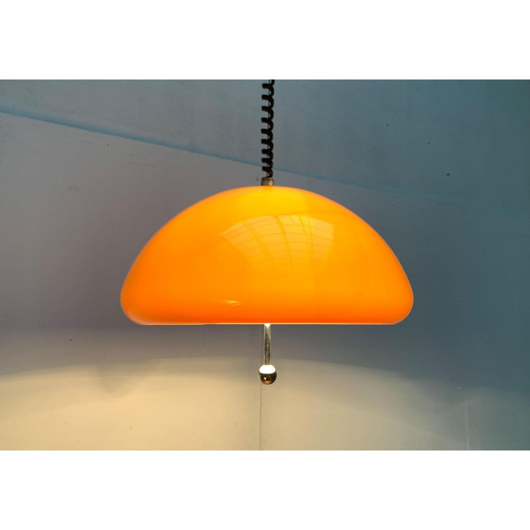 Lampe suspendue Cabras de l'ère spatiale du milieu du siècle dernier par Luigi Massoni pour Guzzini, années 1960 en vente 2