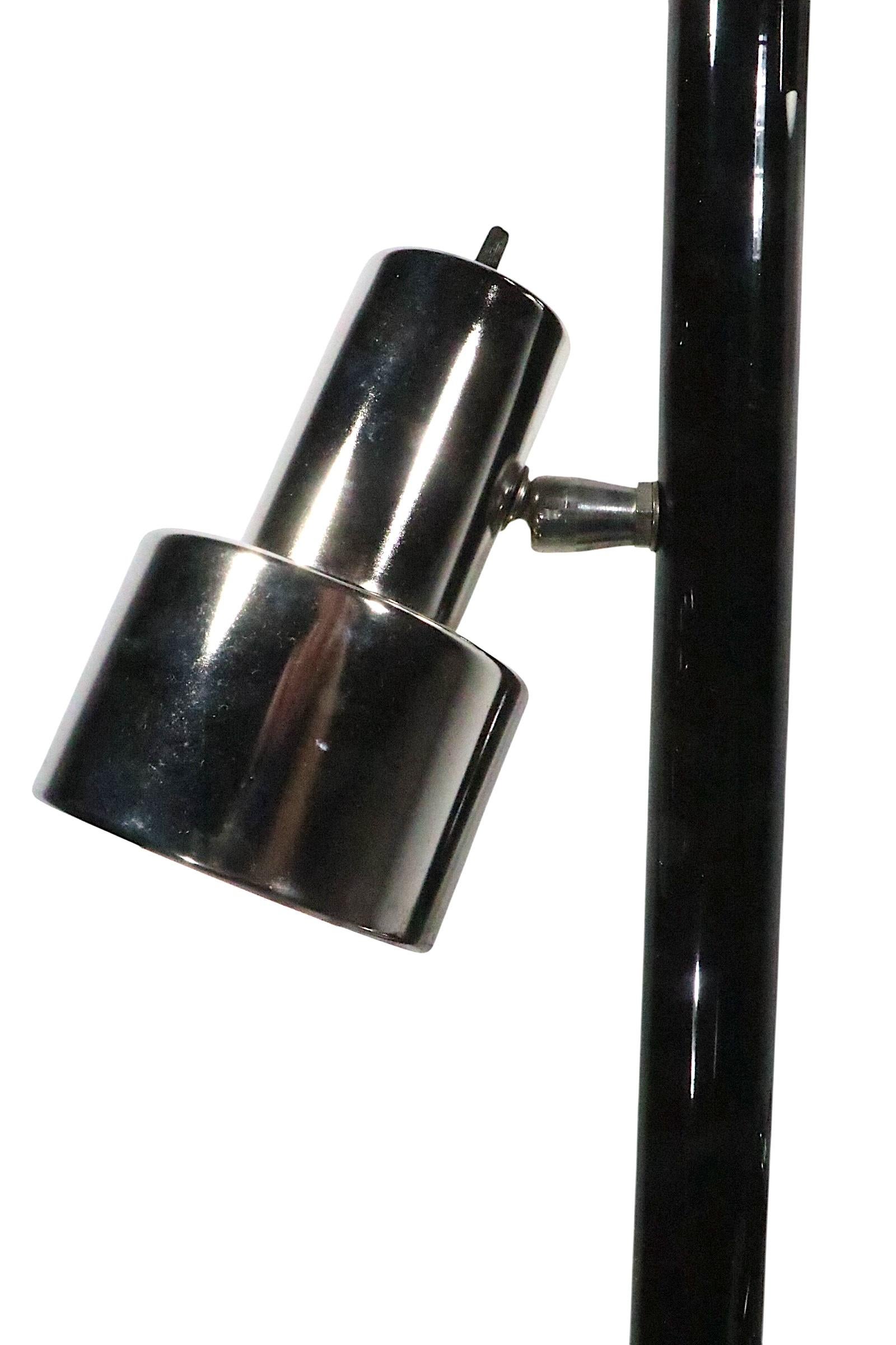 Mid Century Space Age Chrome and Black Tension Pole Floor Lamp c. 1950/70's In Good Condition For Sale In New York, NY