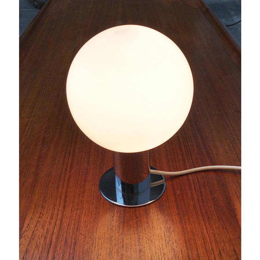 Métal Lampe de table Space and Chrome et verre du milieu du siècle dernier en vente