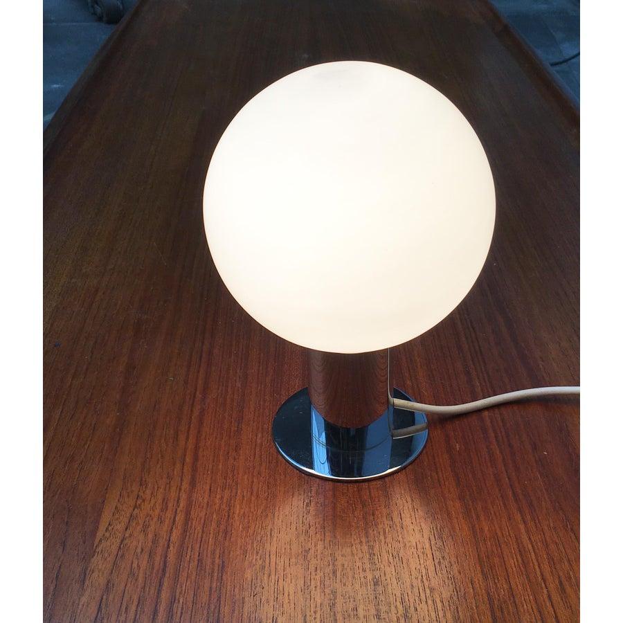 Lampe de table Space and Chrome et verre du milieu du siècle dernier en vente 2
